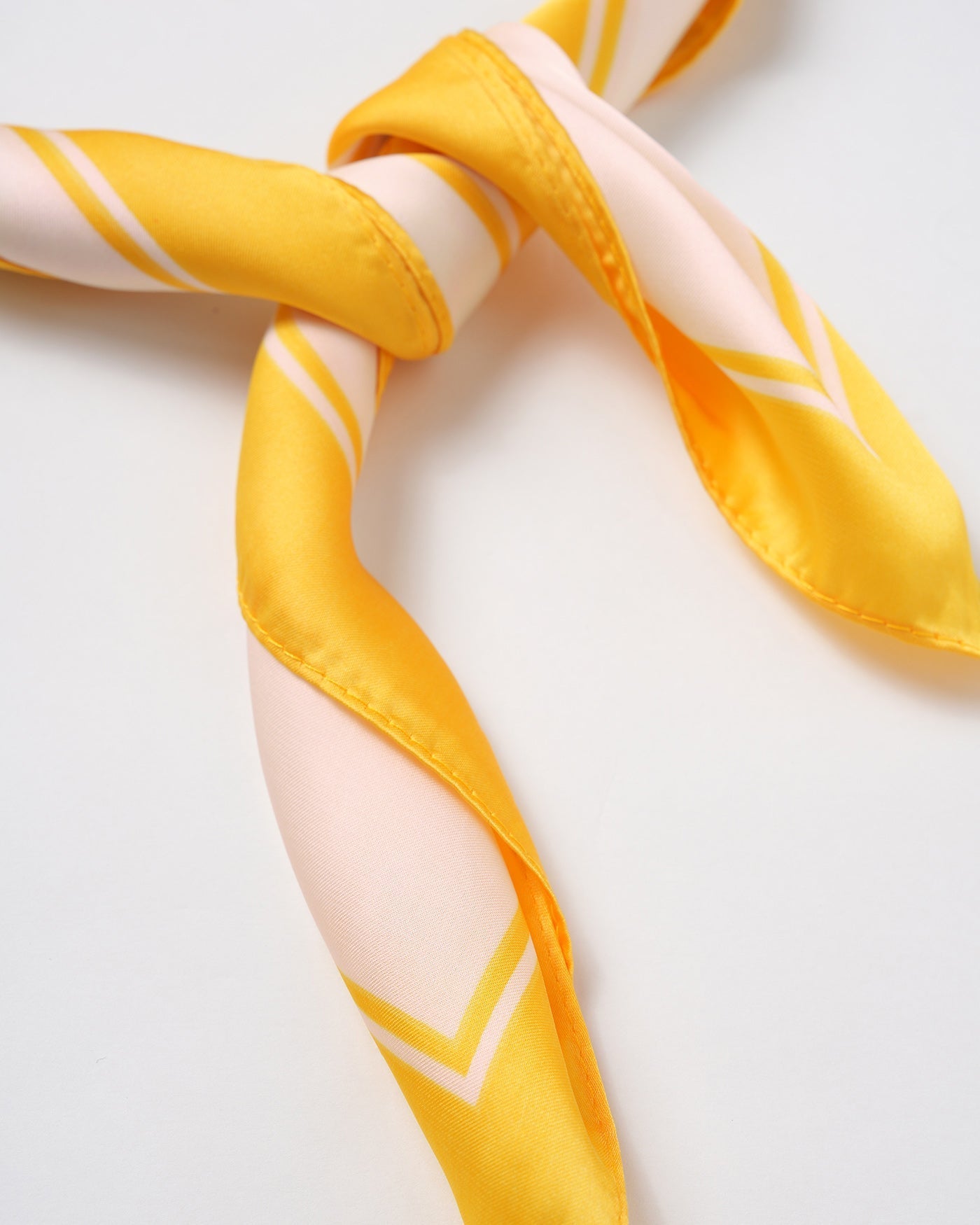 Pañuelo Estampado Floral — Amarillo