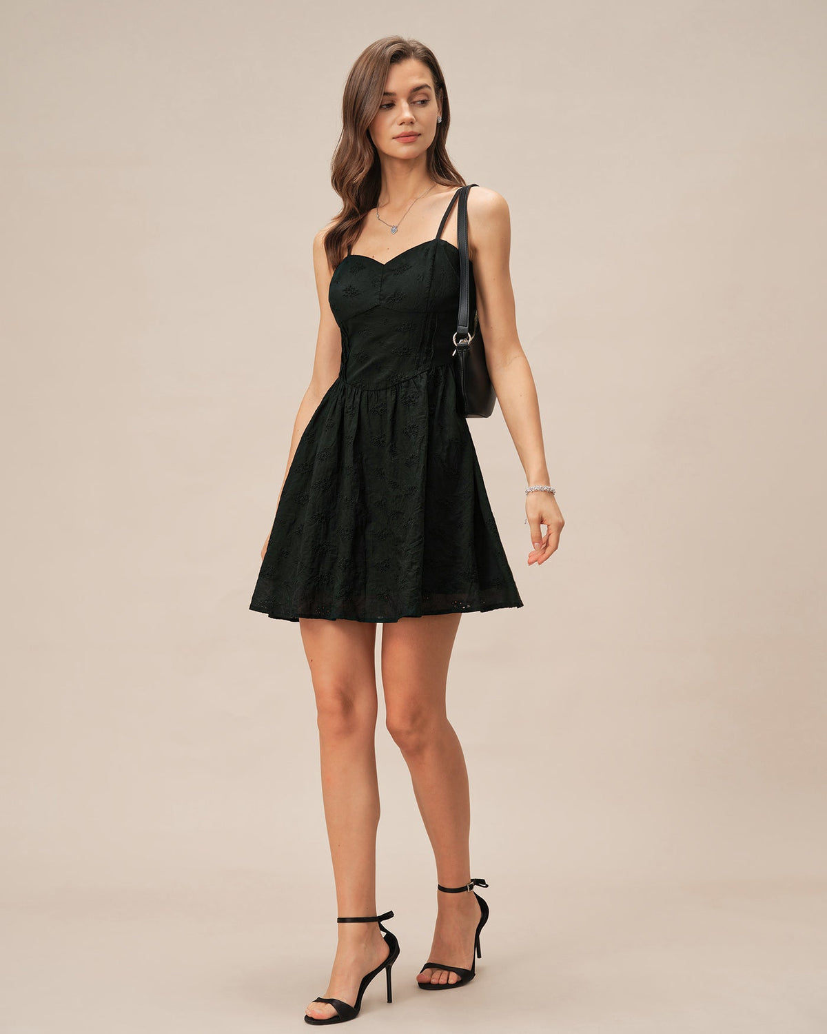 Vestido mini escote corazón