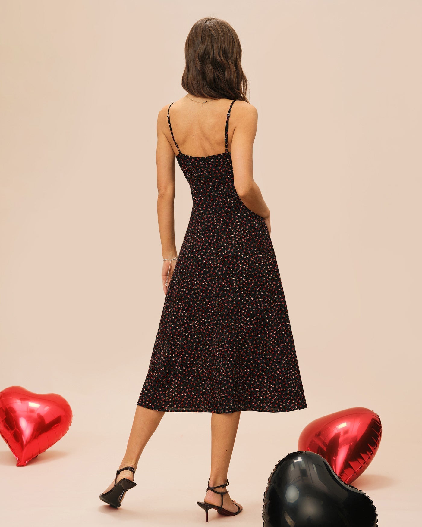 Vestido Midi Floral Acampanado — Negro