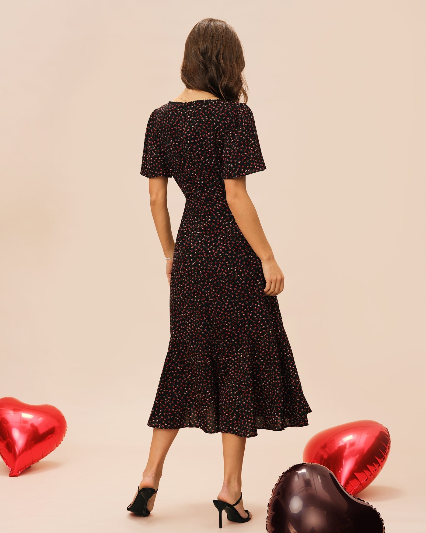 Vestido Midi Floral Manga Mariposa Escote Cuadrado — Negro