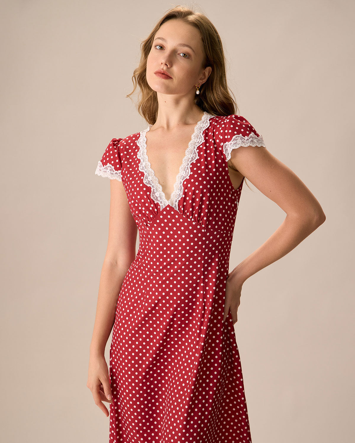 Vestido Maxi de Lunares con Encaje — Rojo