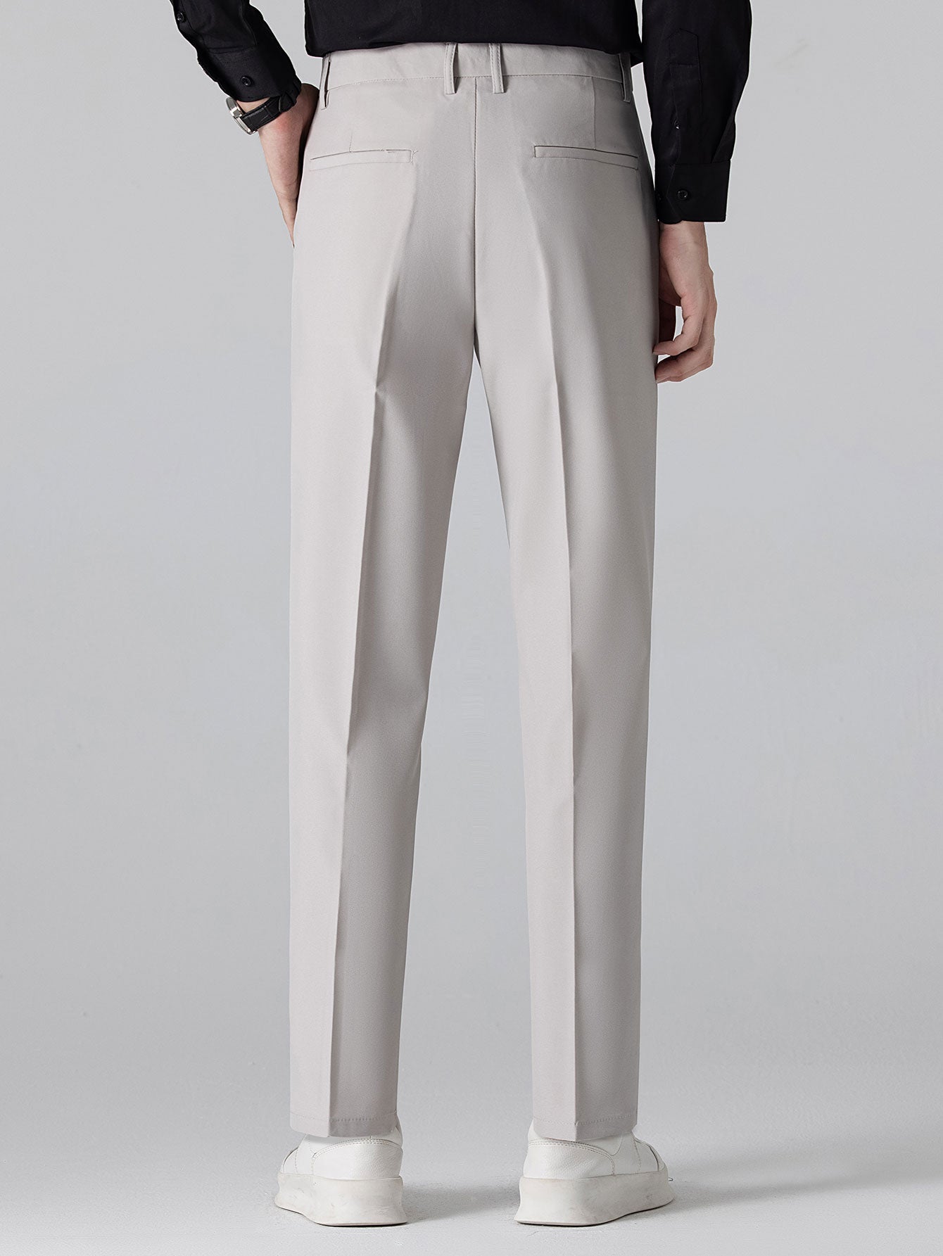 Pantalones ajustados cónicos