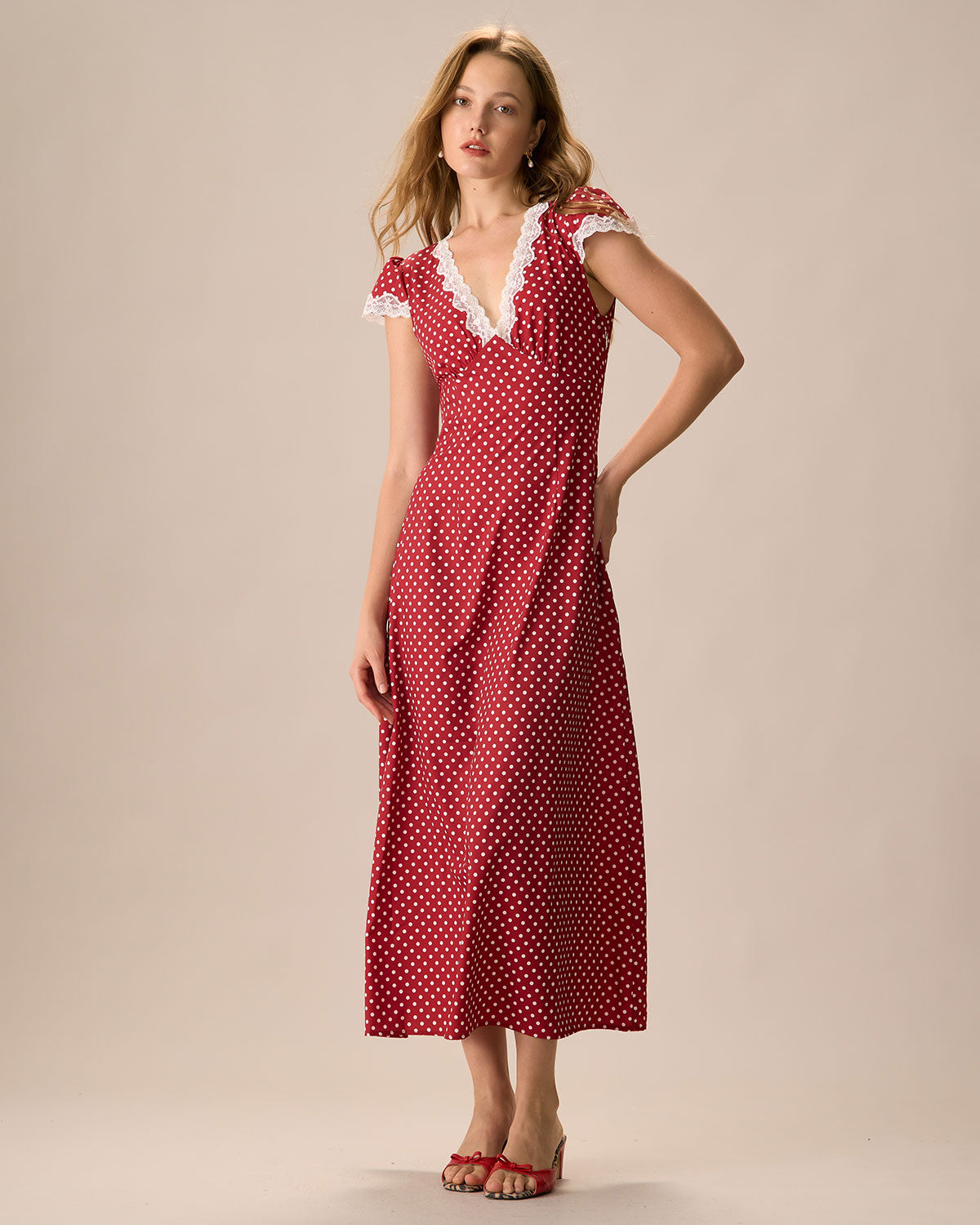Vestido Maxi de Lunares con Encaje — Rojo