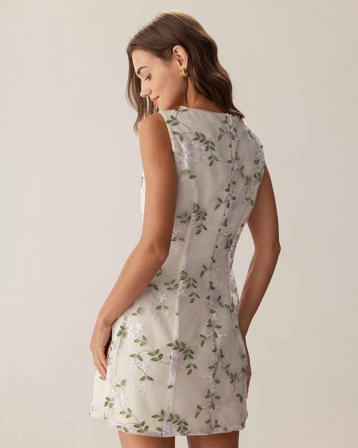Vestido Mini Slip con Bordado y Abertura — Beige