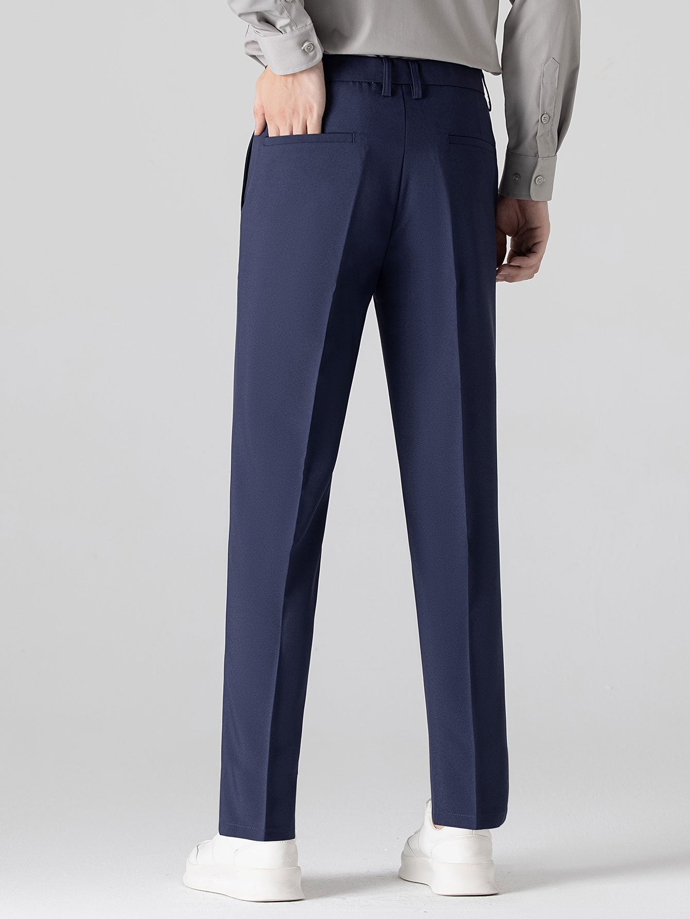 Pantalones ajustados cónicos