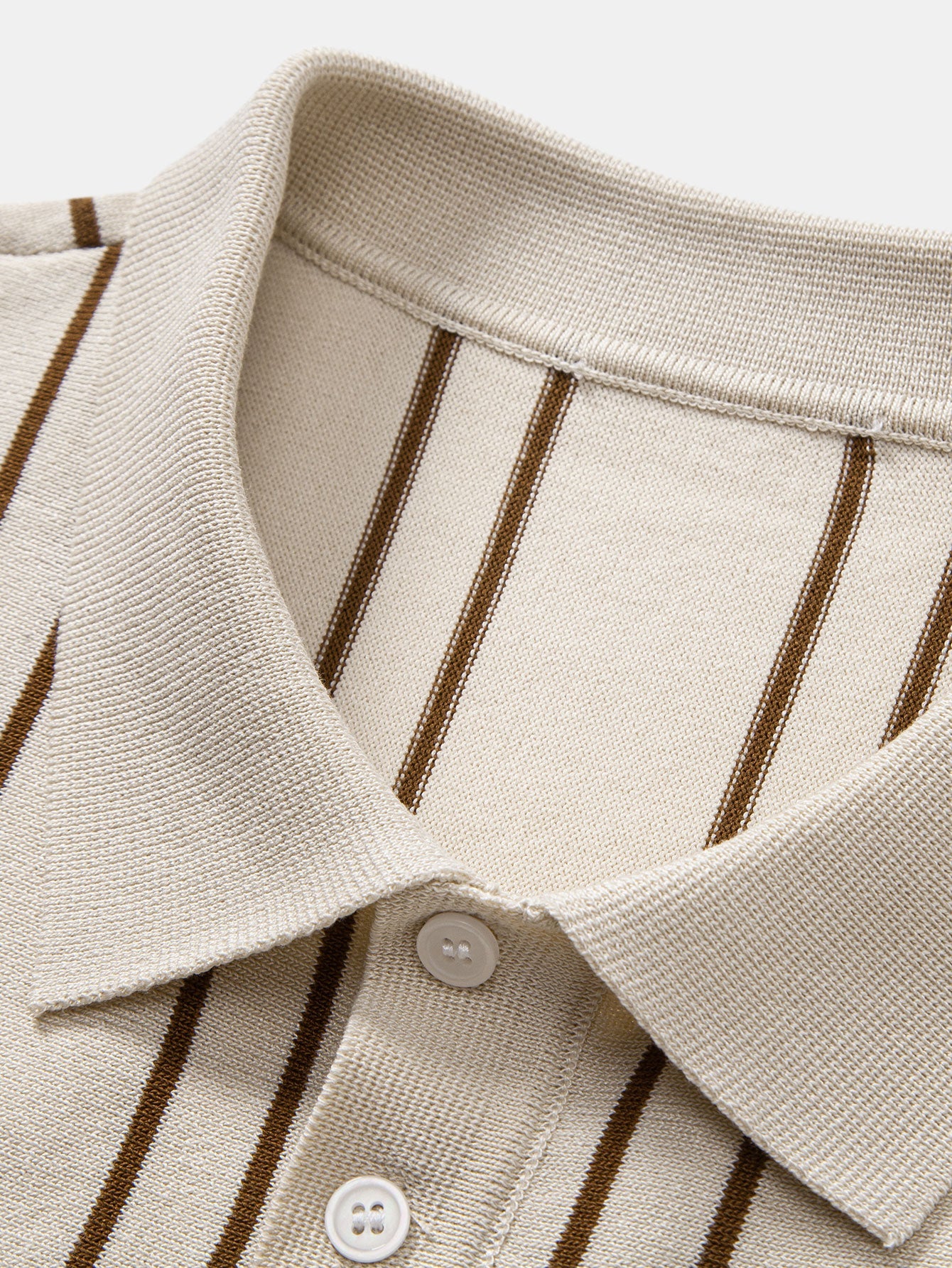 Camisa Polo de punto a rayas y pantalones ajustados de corte cónico