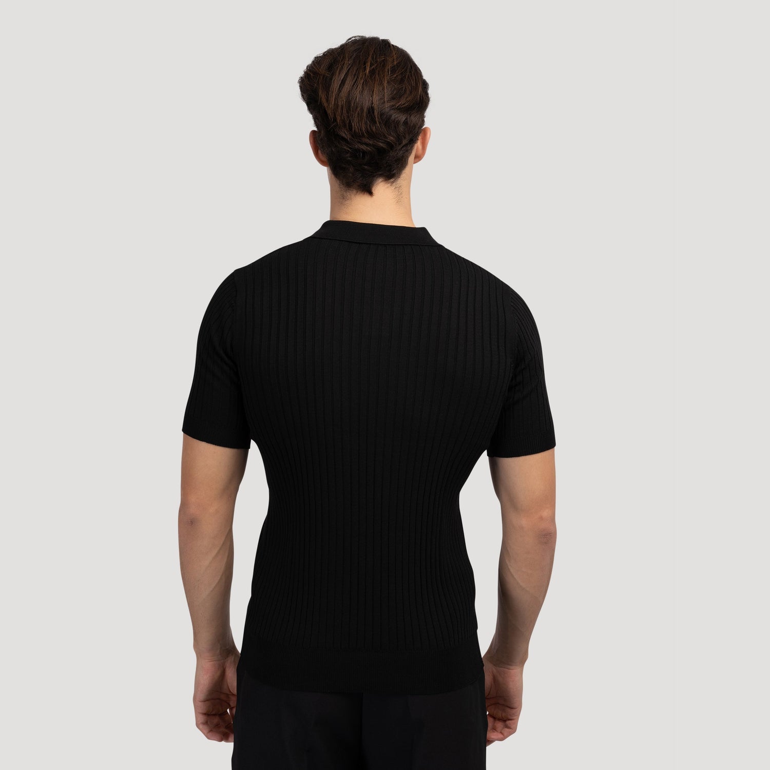Polo Casual Cuello Pico — Negro