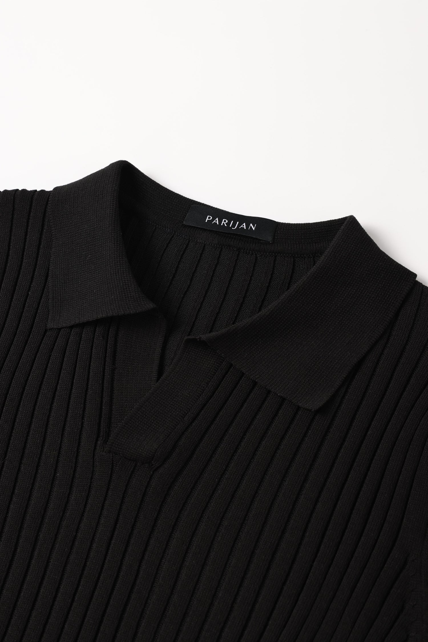 Polo Casual Cuello Pico — Negro