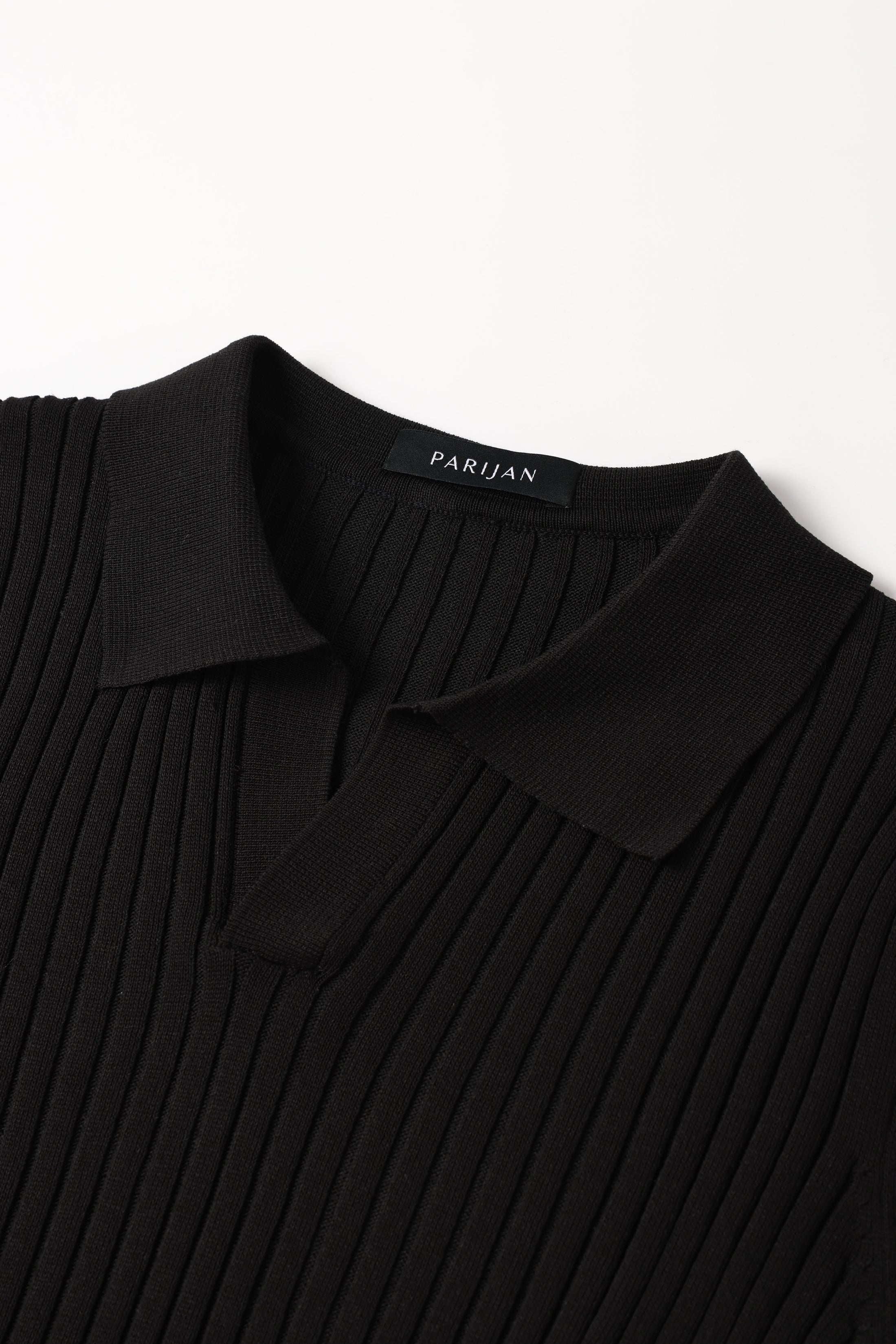 Polo Casual Cuello Pico — Negro