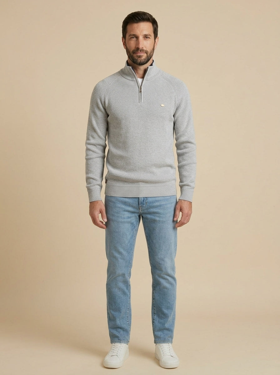 Emilio jersey con relieve y cremallera gris claro, de frente
