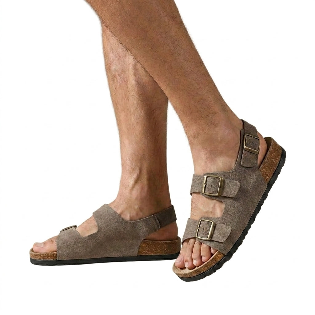 Sandalias de tres tiras con hebillas