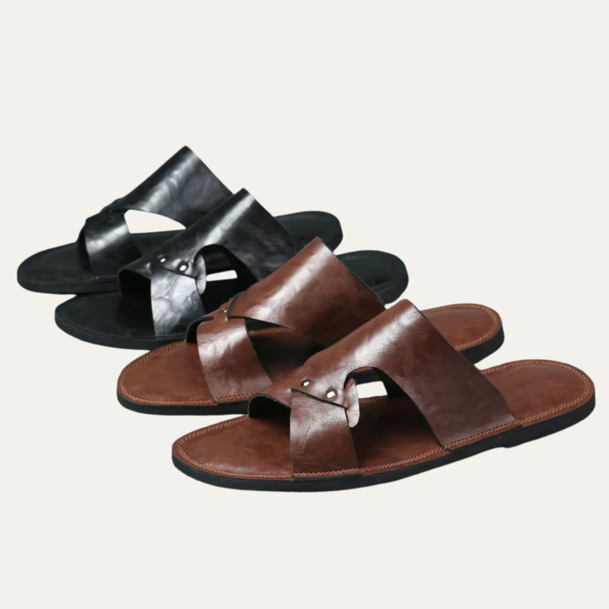 Sandalias para hombre tipo slide con tira calada y remaches metálicos