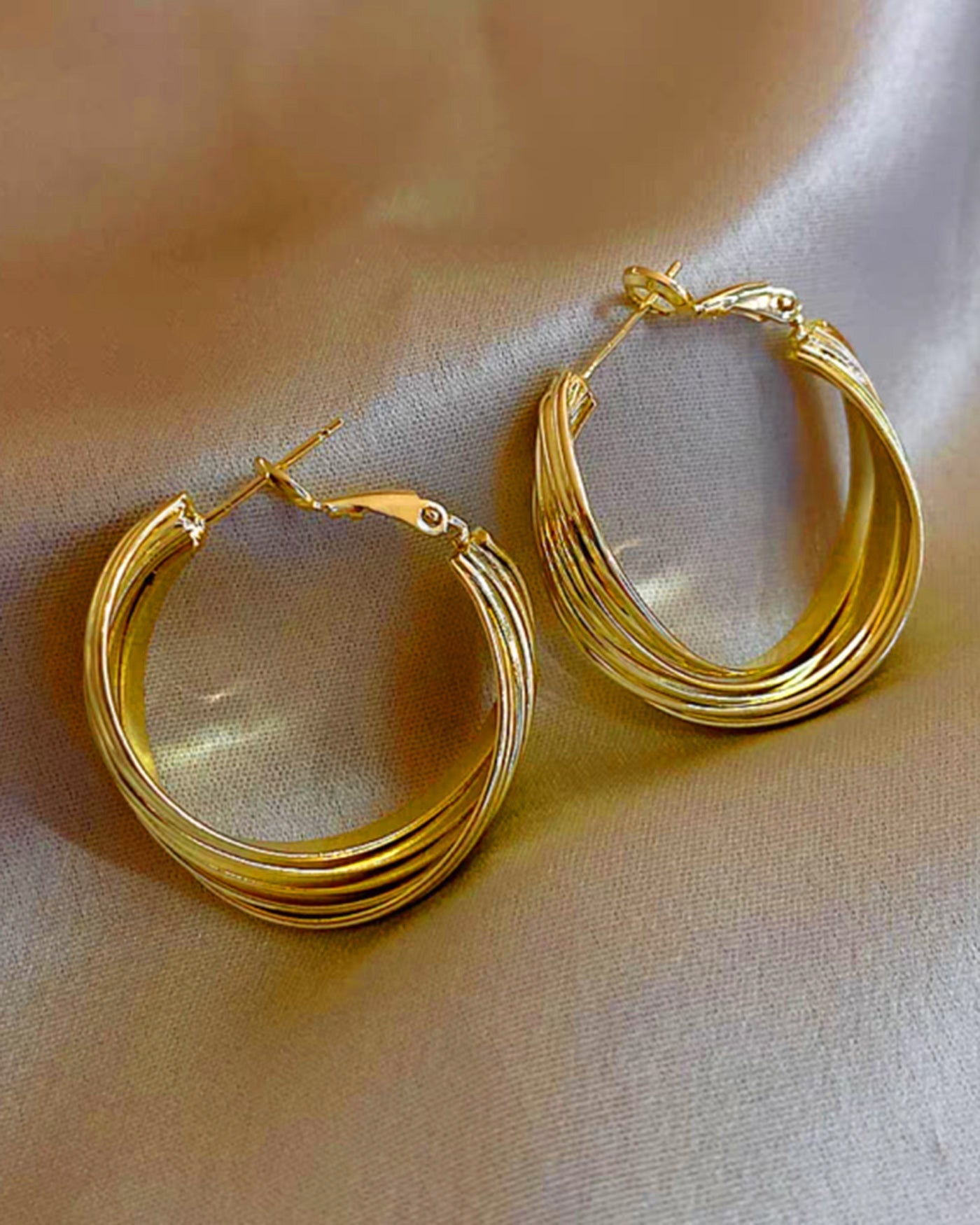 Pendientes Colgantes — Dorado