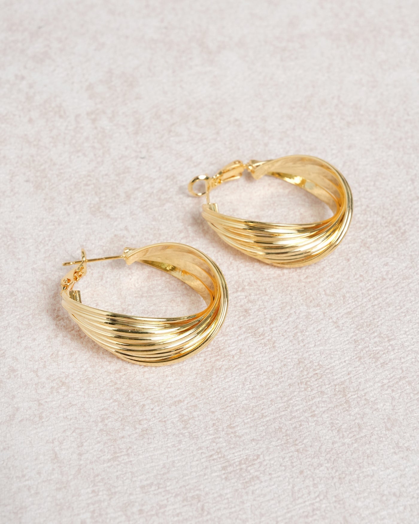 Pendientes Colgantes — Dorado