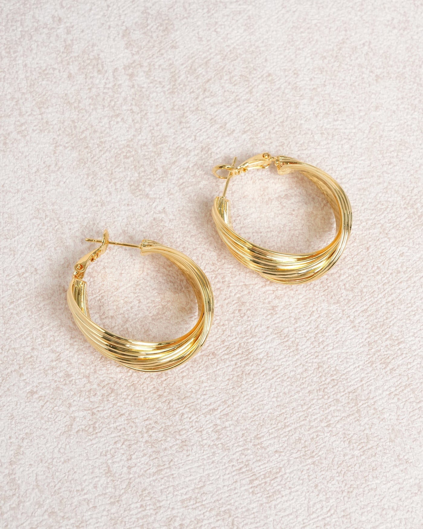 Pendientes Colgantes — Dorado