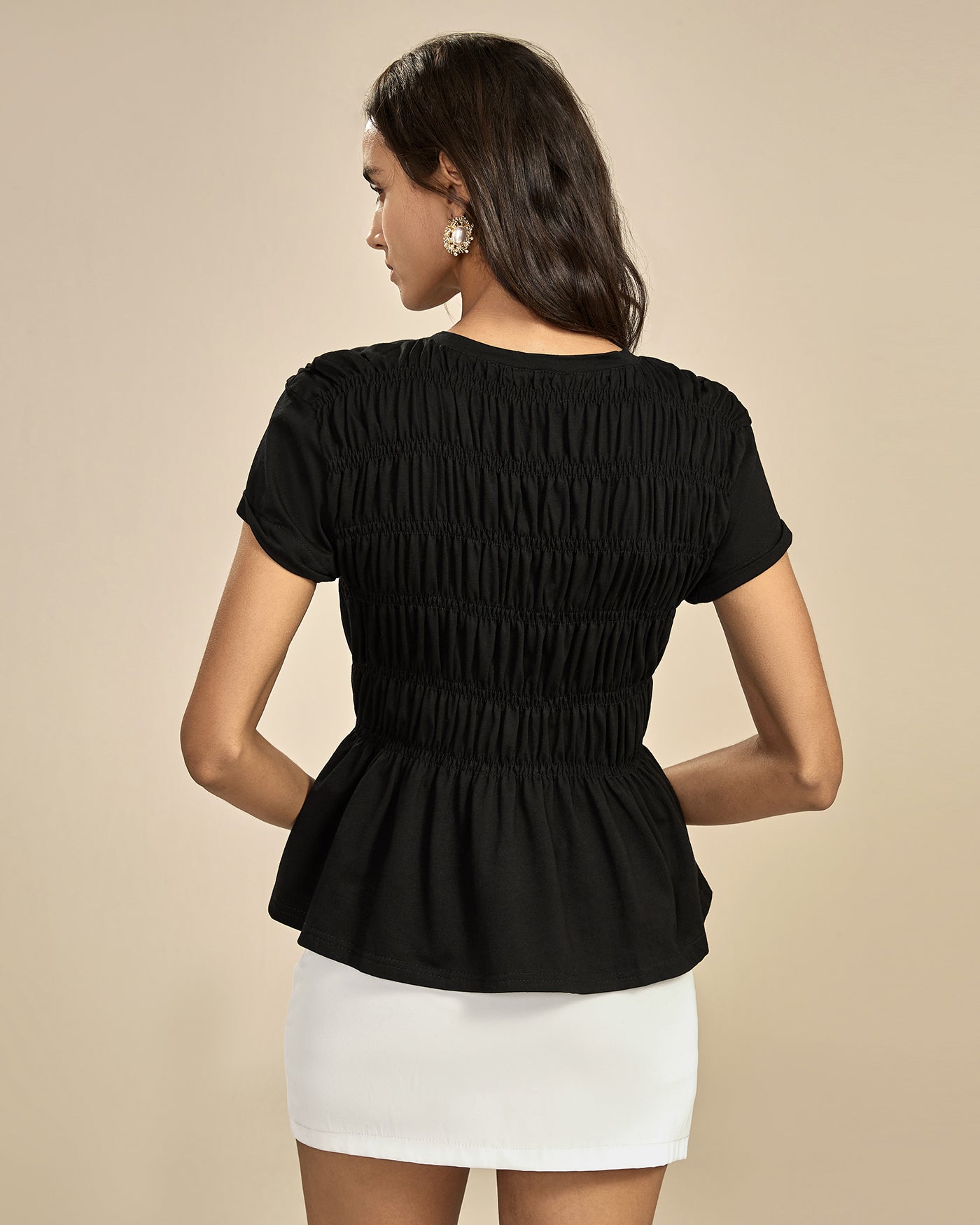 Camiseta Fruncida Escote Redondo — Negro