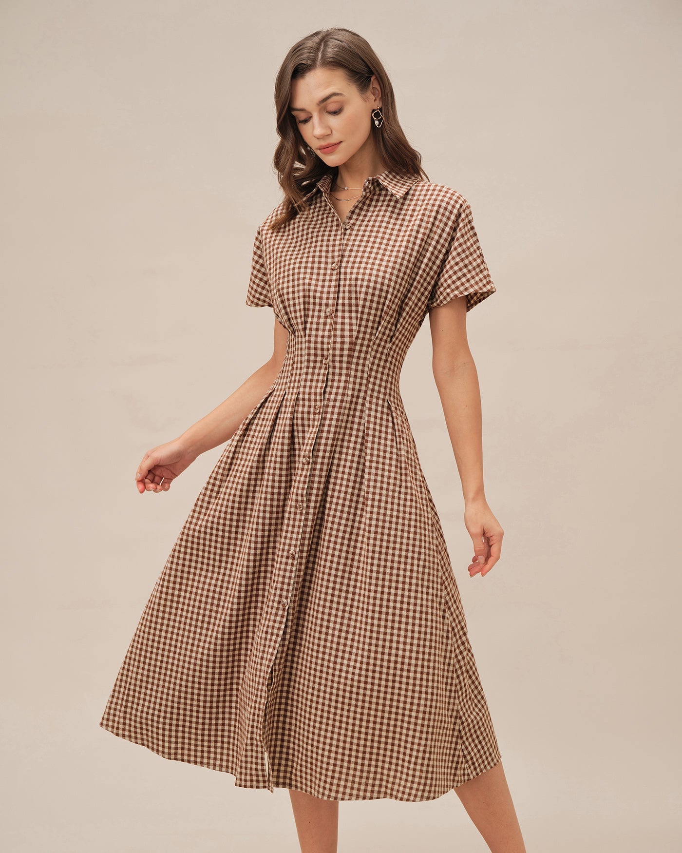 Vestido Midi de Cuadros con Cuello — Marrón