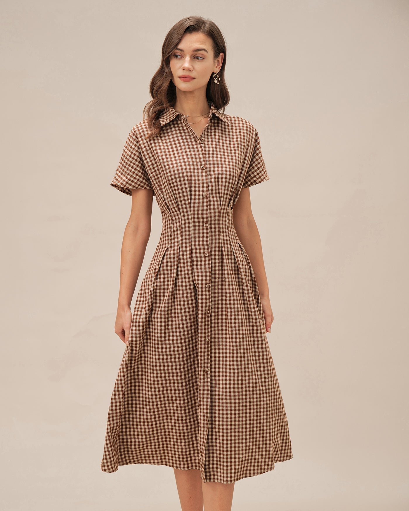 Vestido Midi de Cuadros con Cuello — Marrón