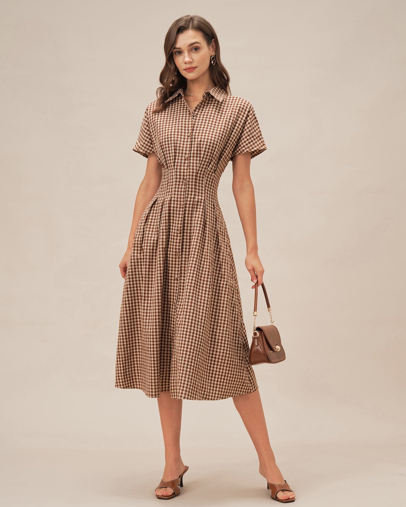 Vestido Midi de Cuadros con Cuello — Marrón