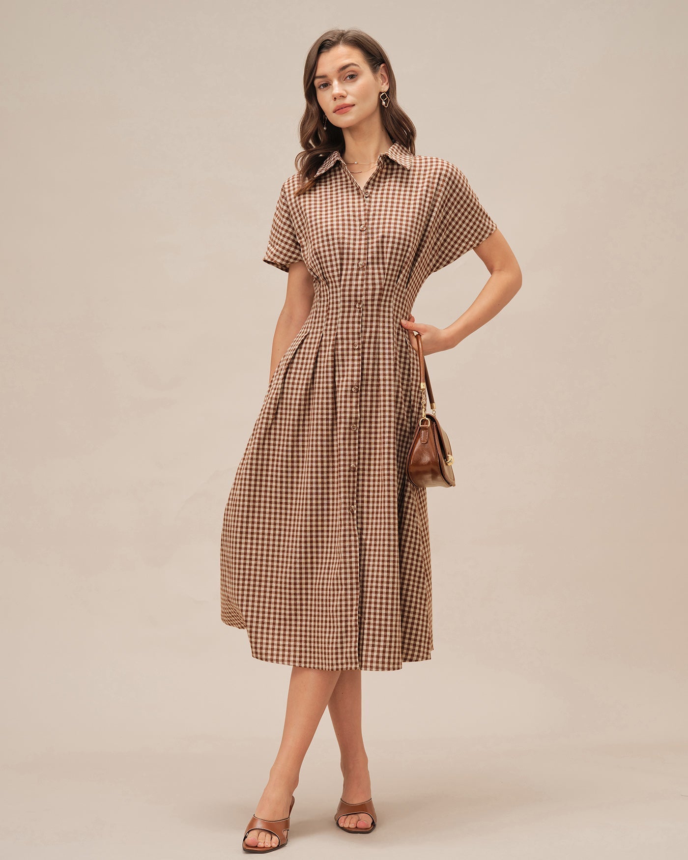 Vestido Midi de Cuadros con Cuello — Marrón