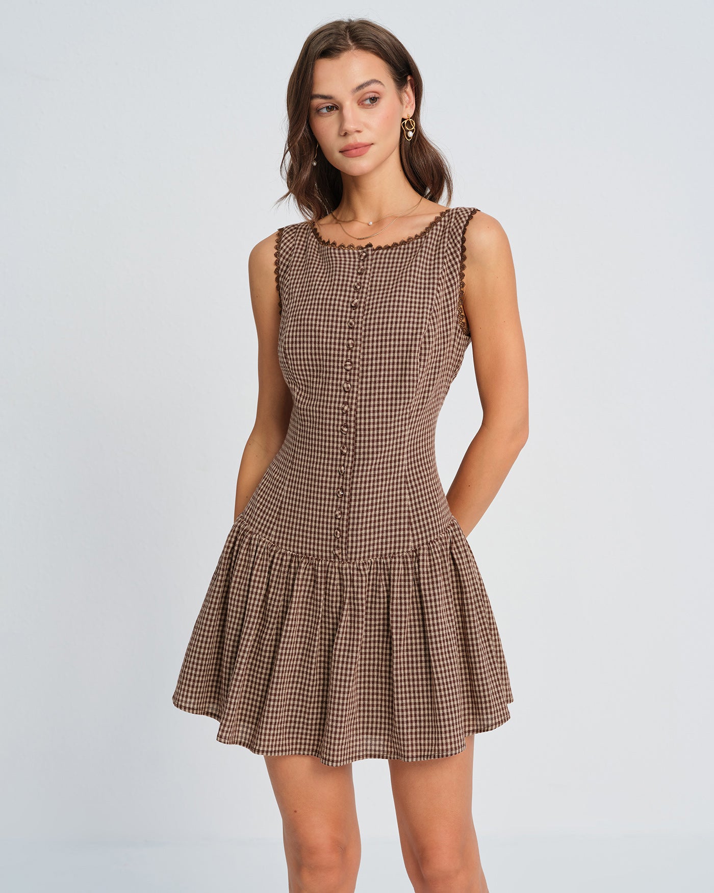 Vestido Mini de Cuadros con Encaje — Marrón