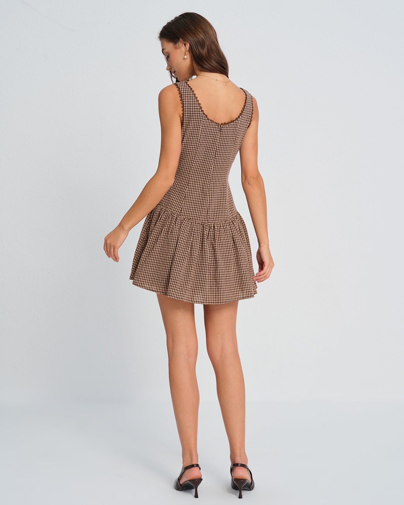 Vestido Mini de Cuadros con Encaje — Marrón