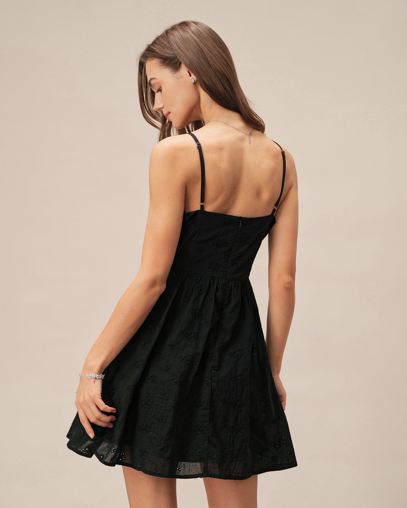 Vestido Mini Slip Escote Corazón — Negro