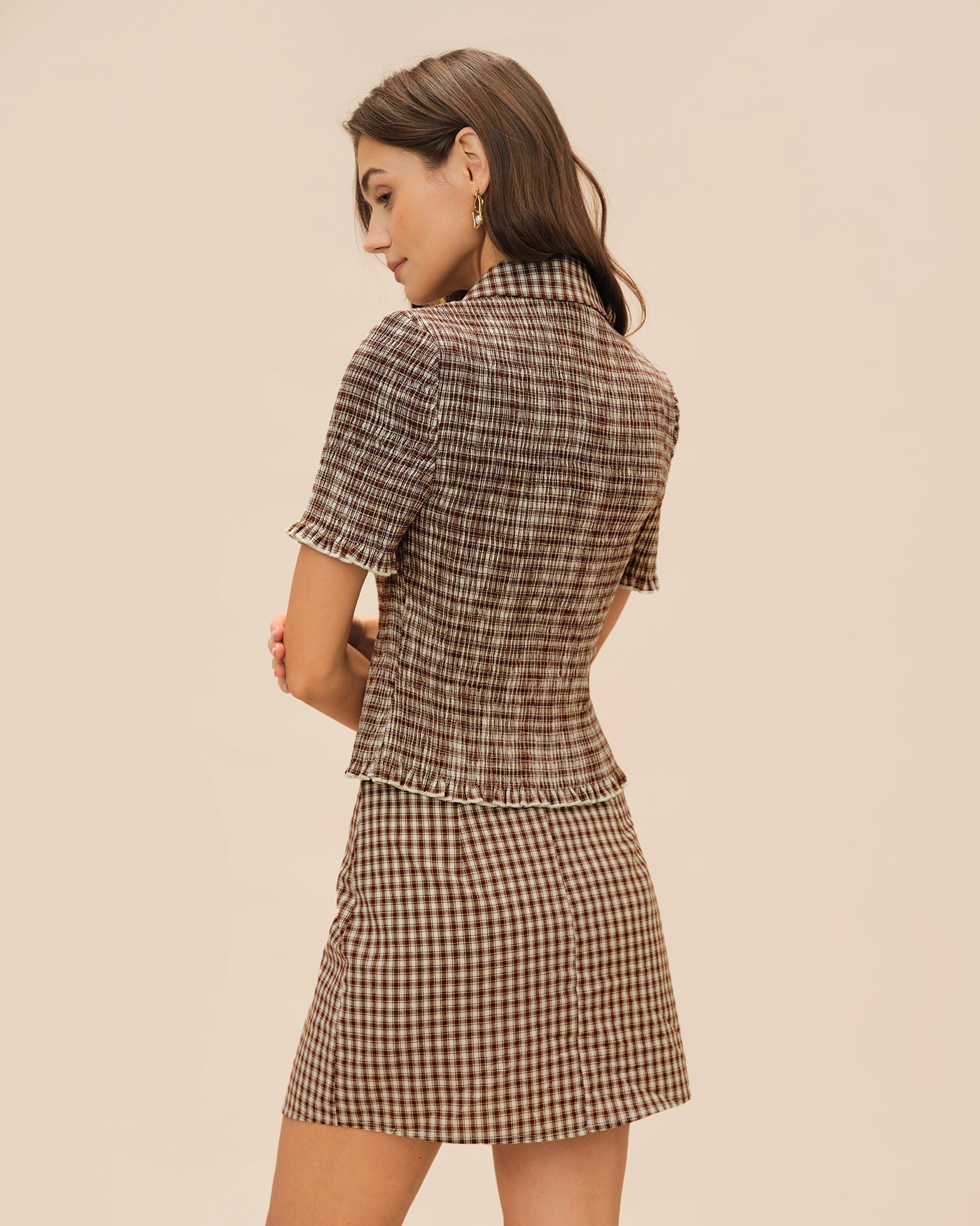 Blusa de Cuadros Abotonada con Cuello — Marrón