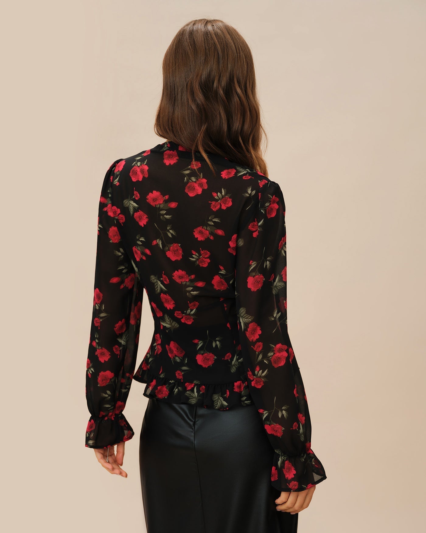 Blusa Floral Escote en V — Negro