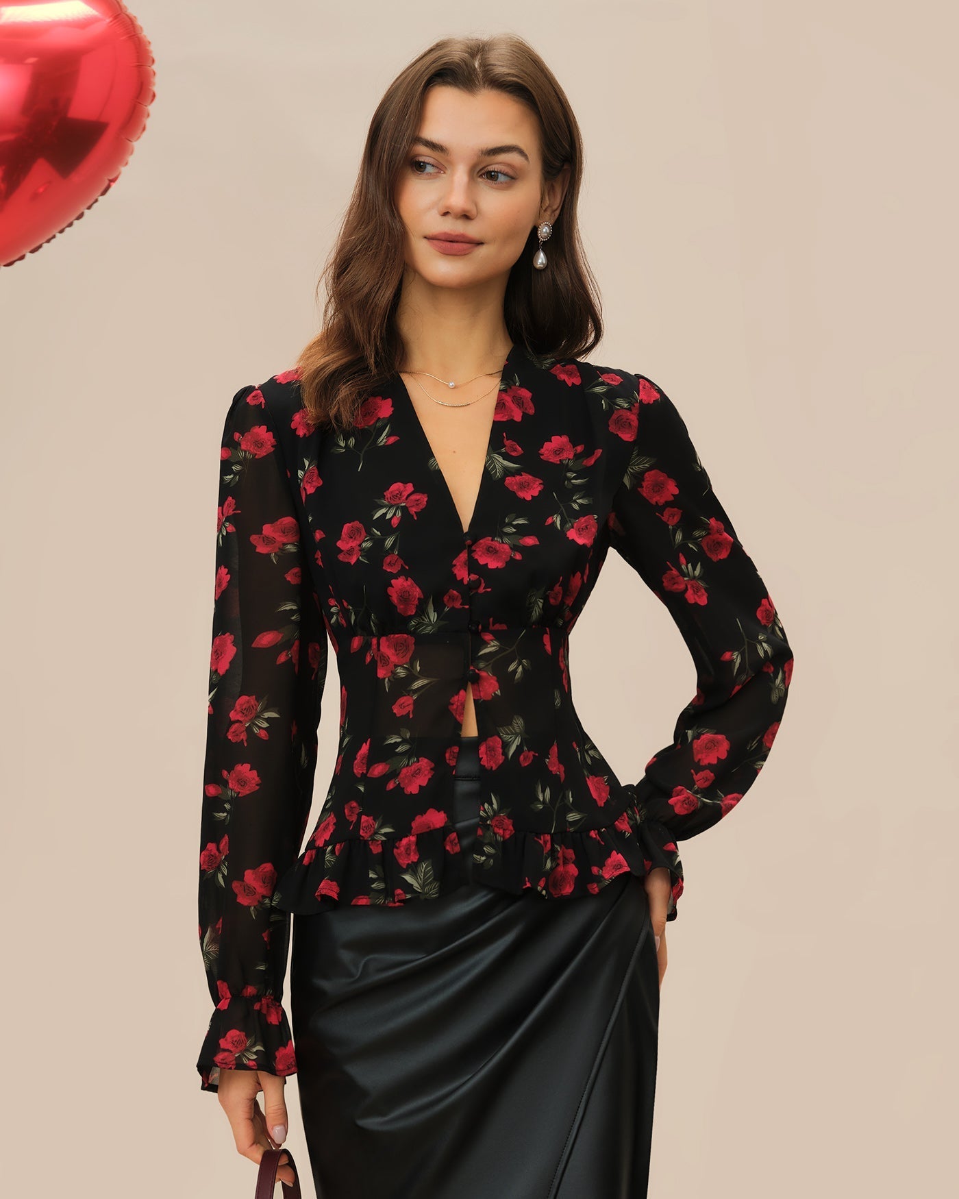 Blusa Floral Escote en V — Negro