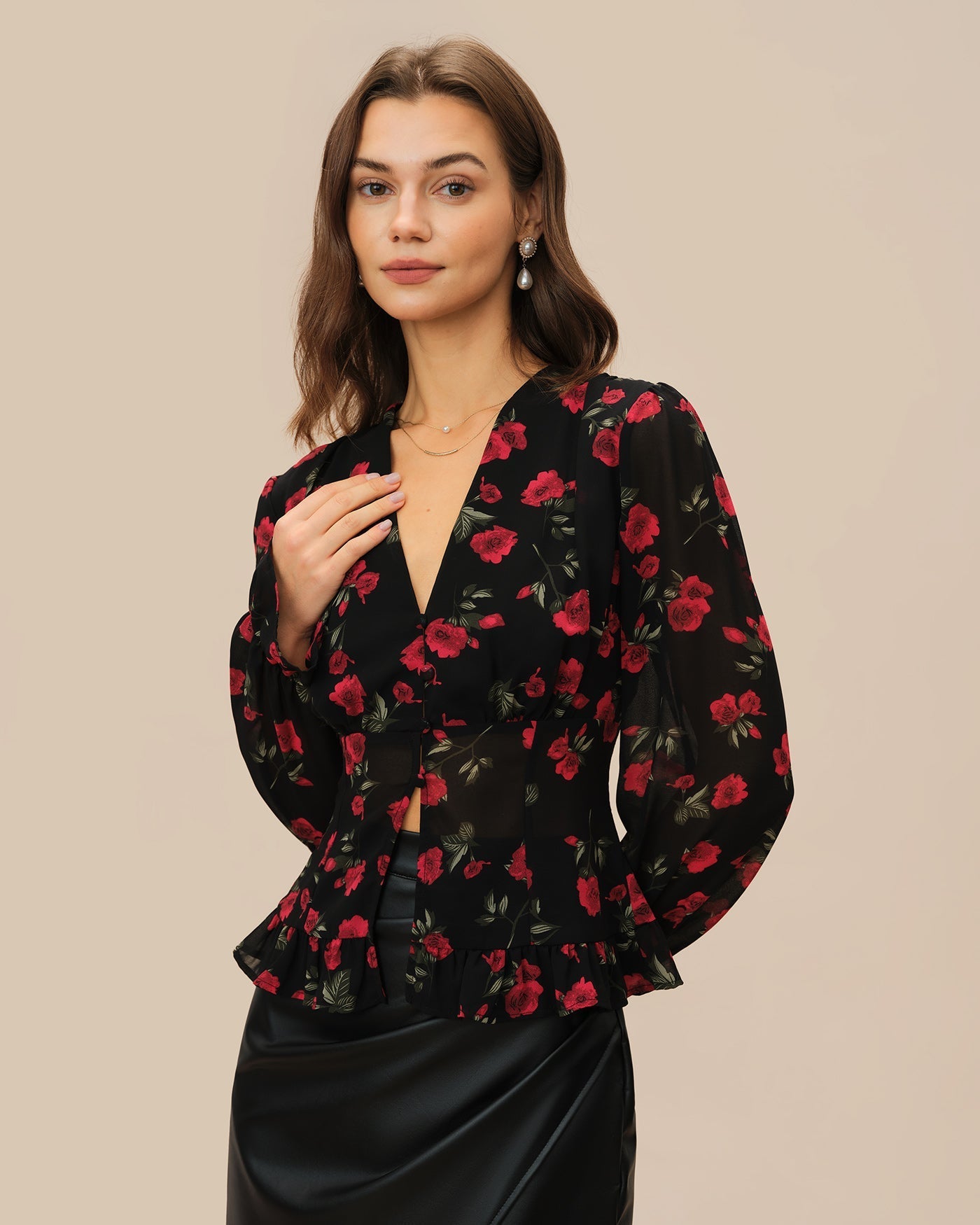Blusa Floral Escote en V — Negro