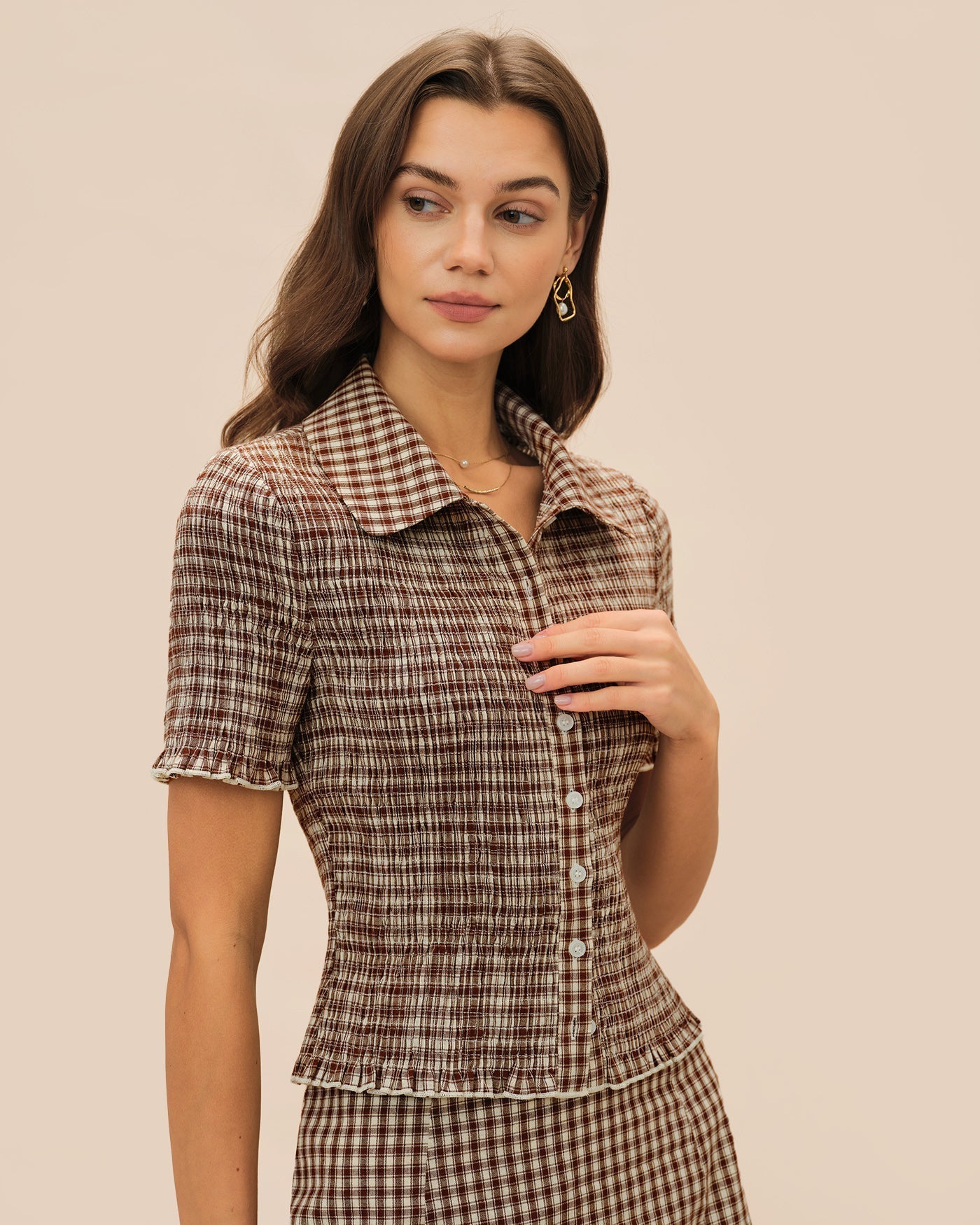 Blusa de Cuadros Abotonada con Cuello — Marrón
