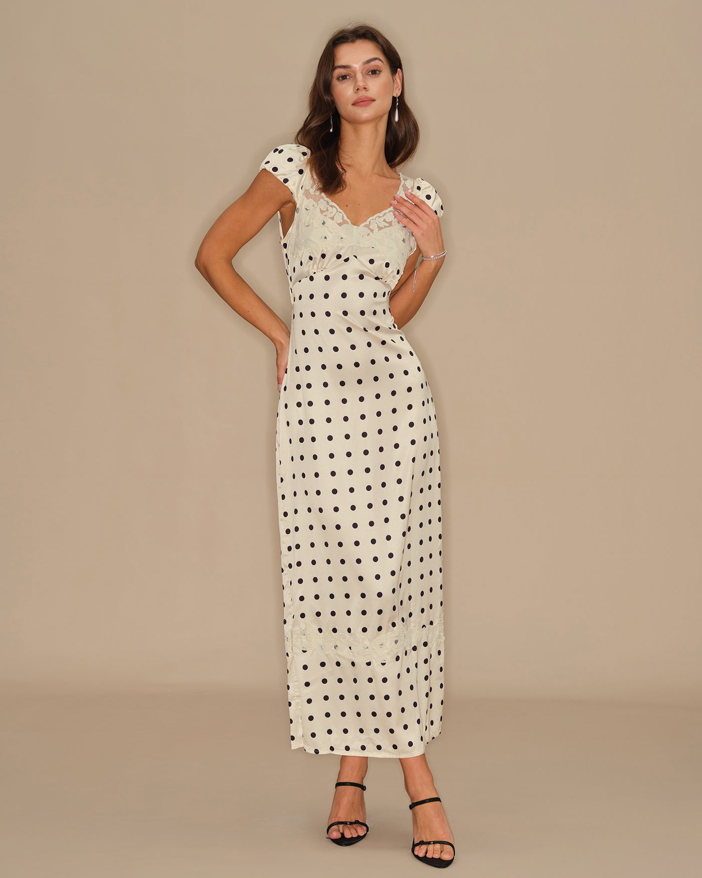 Vestido Maxi de Lunares con Encaje — Albaricoque