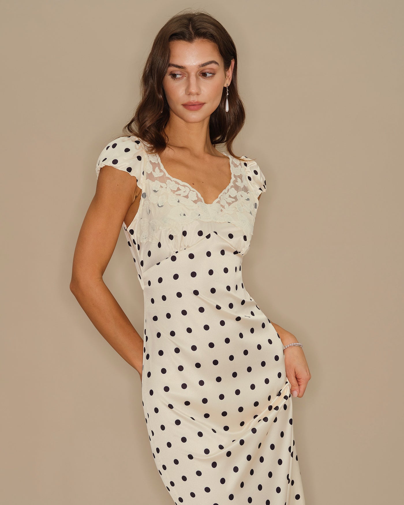Vestido Maxi de Lunares con Encaje — Albaricoque