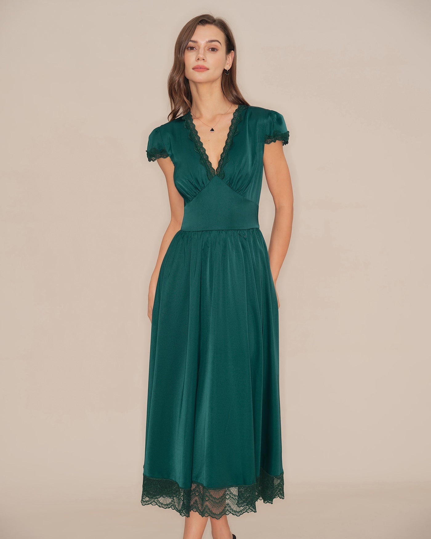 Vestido Maxi de Encaje Escote en V — Verde