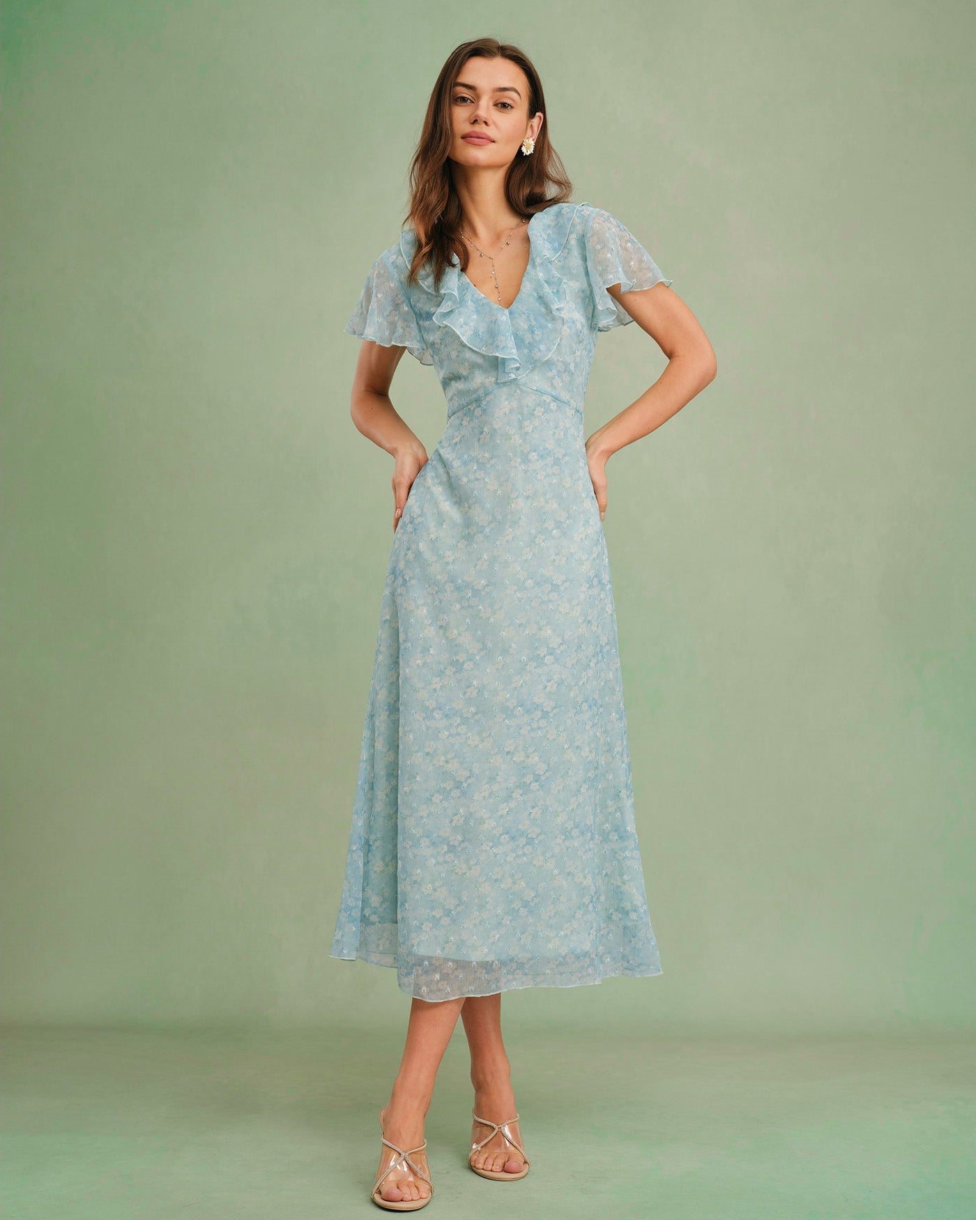 Vestido Midi Floral con Volantes y Escote en V — Azul