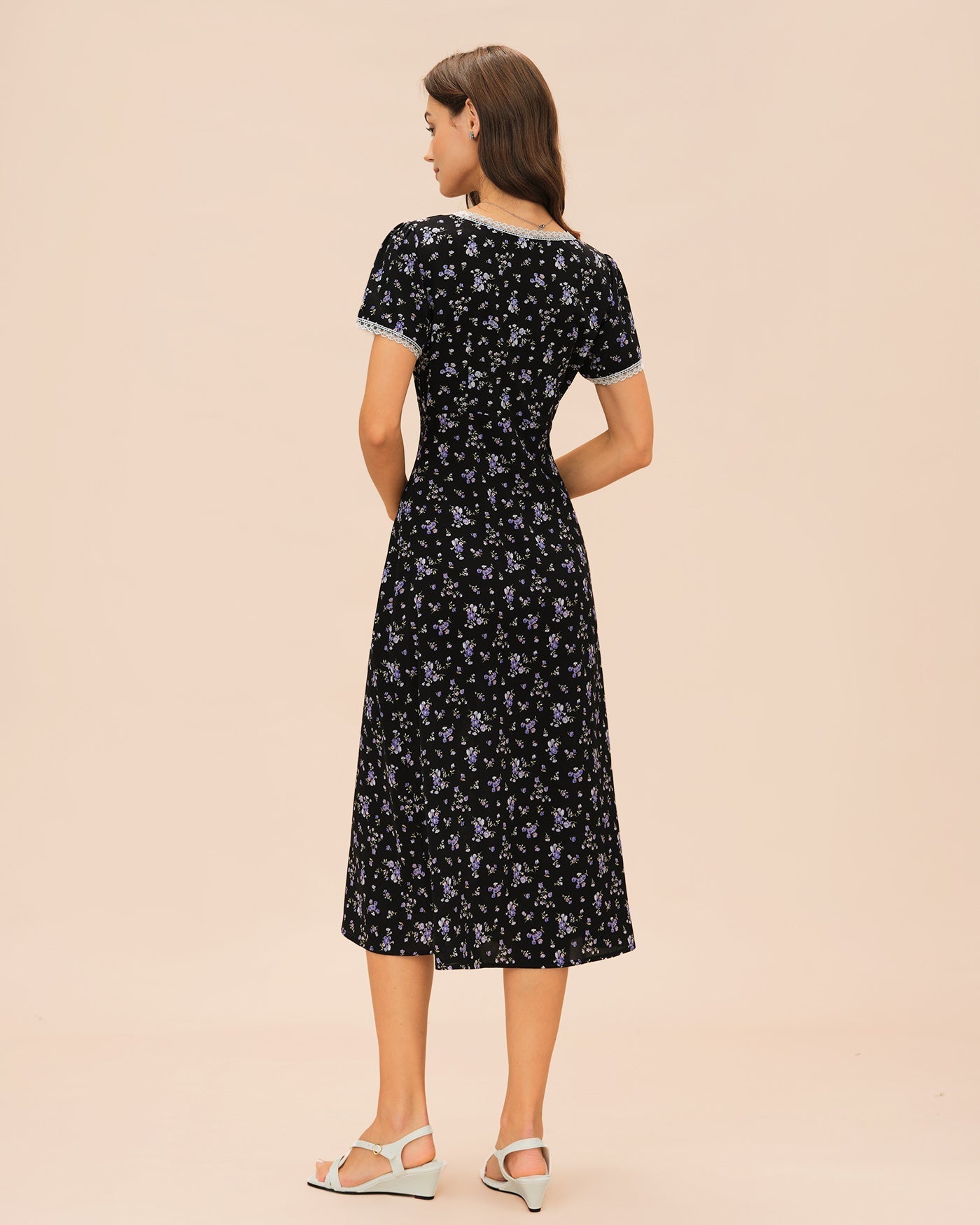 Vestido Midi Floral con Encaje Escote en V — Negro