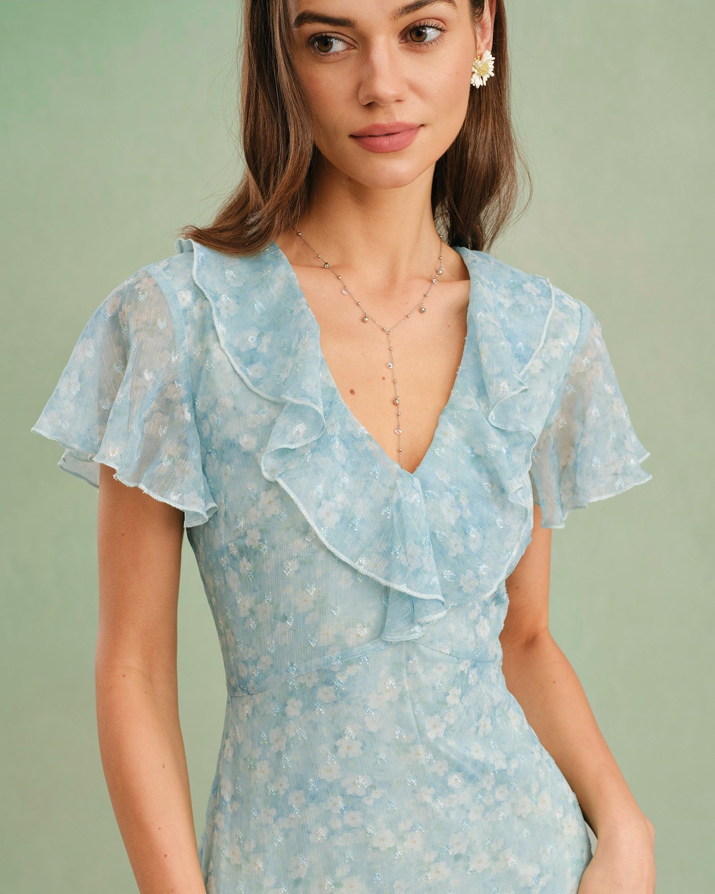 Vestido Midi Floral con Volantes y Escote en V — Azul