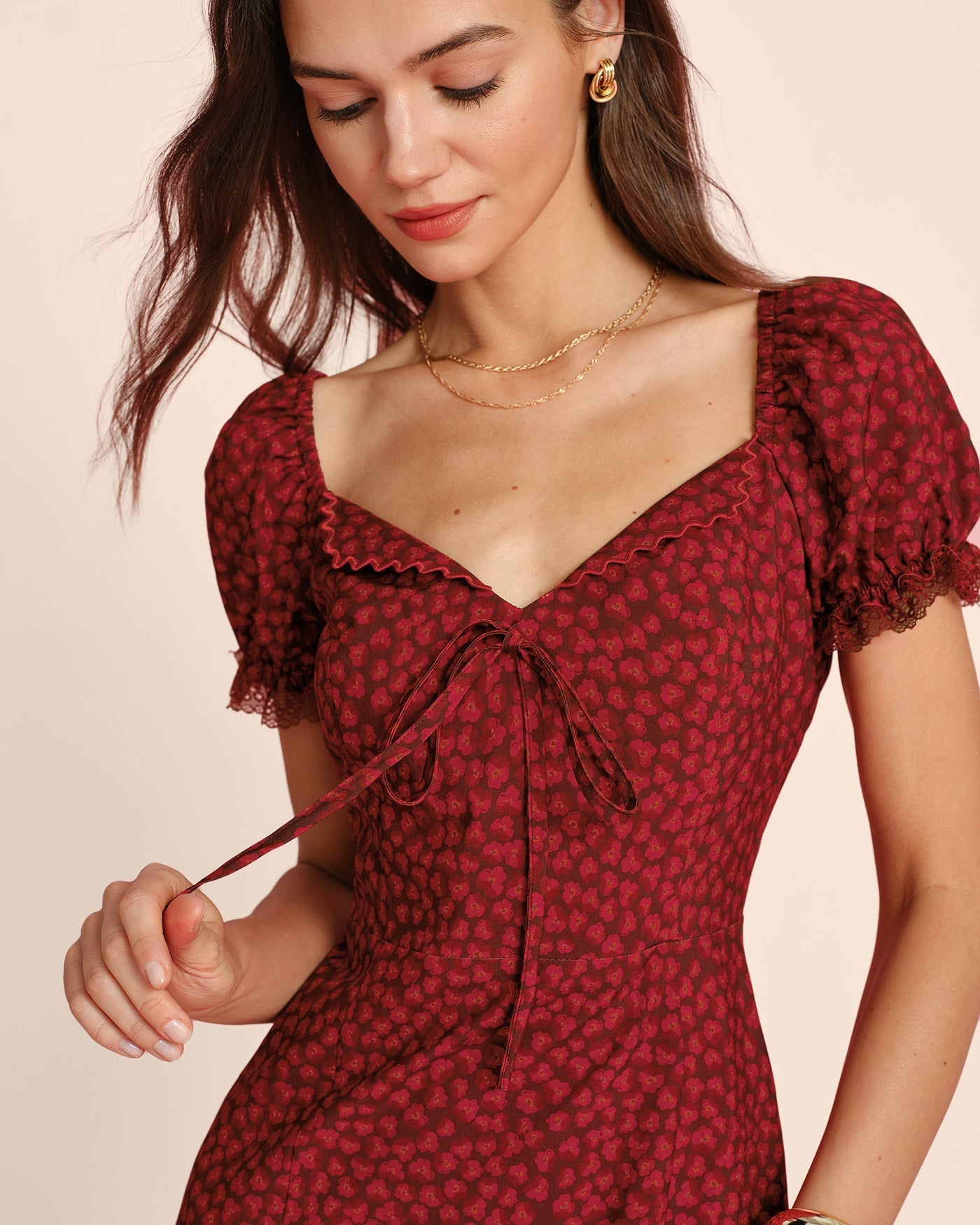 Vestido Midi Floral de Encaje con Escote en V