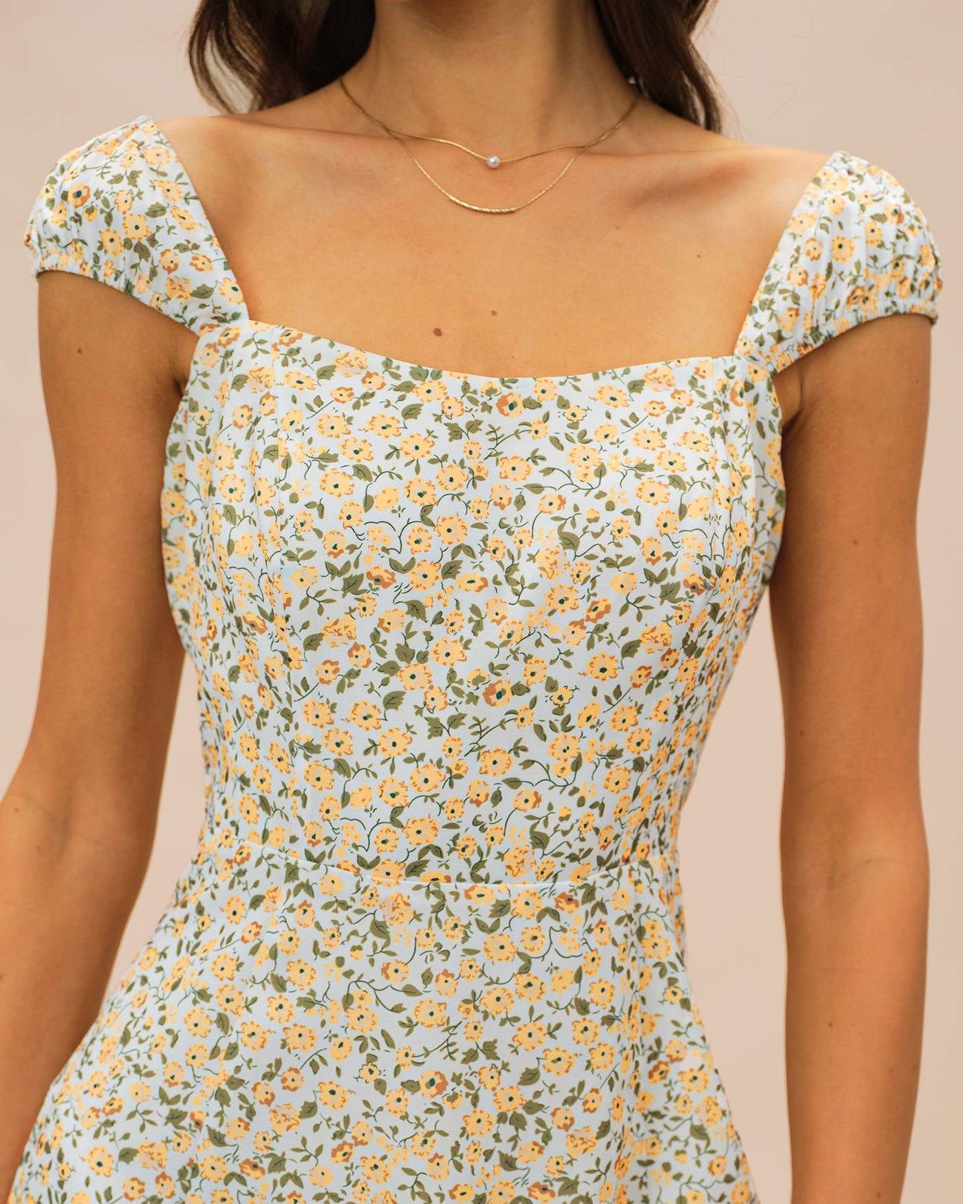 Vestido Midi Floral Escote Cuadrado — Amarillo