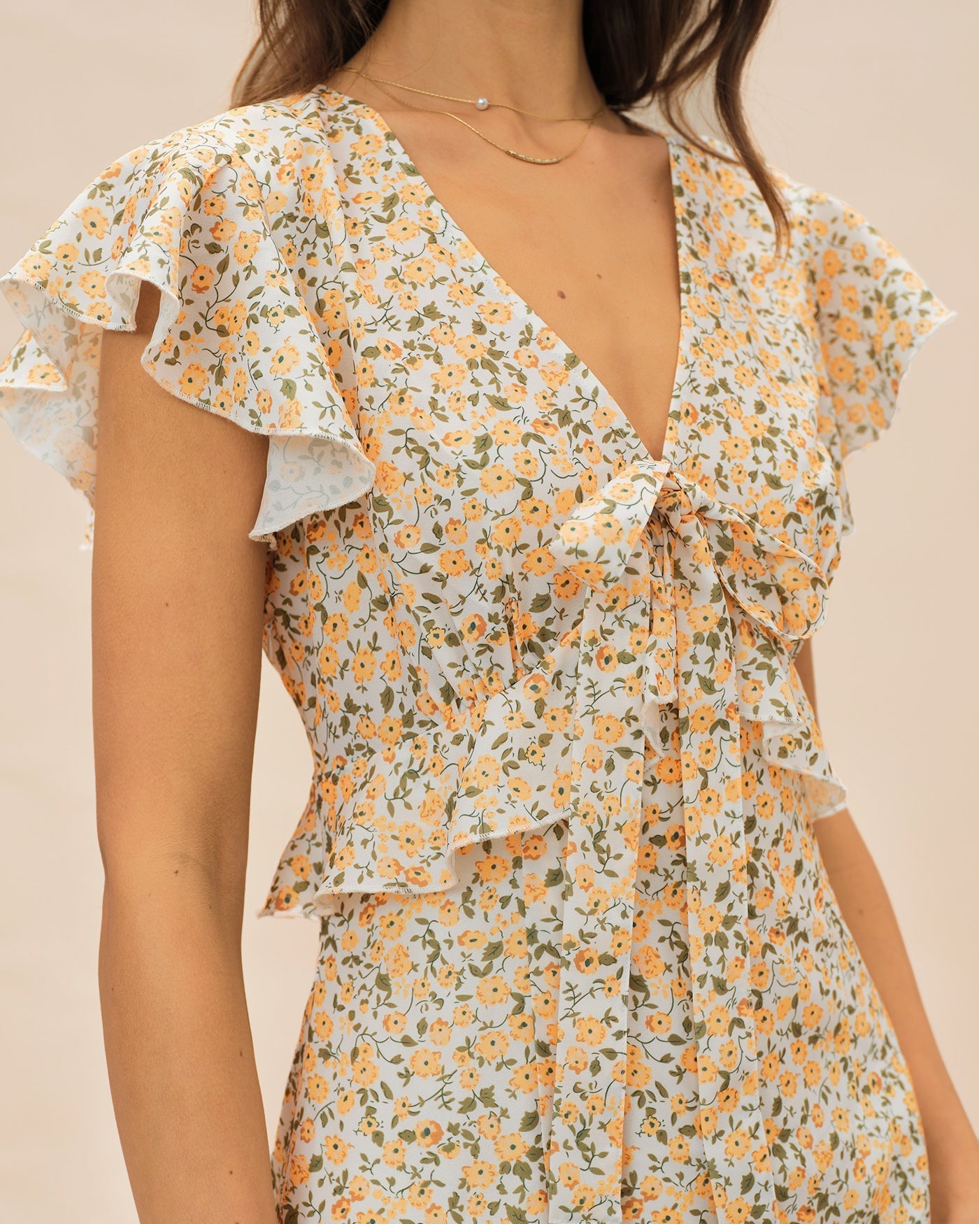 Vestido Midi Floral con Volantes Escote en V — Amarillo