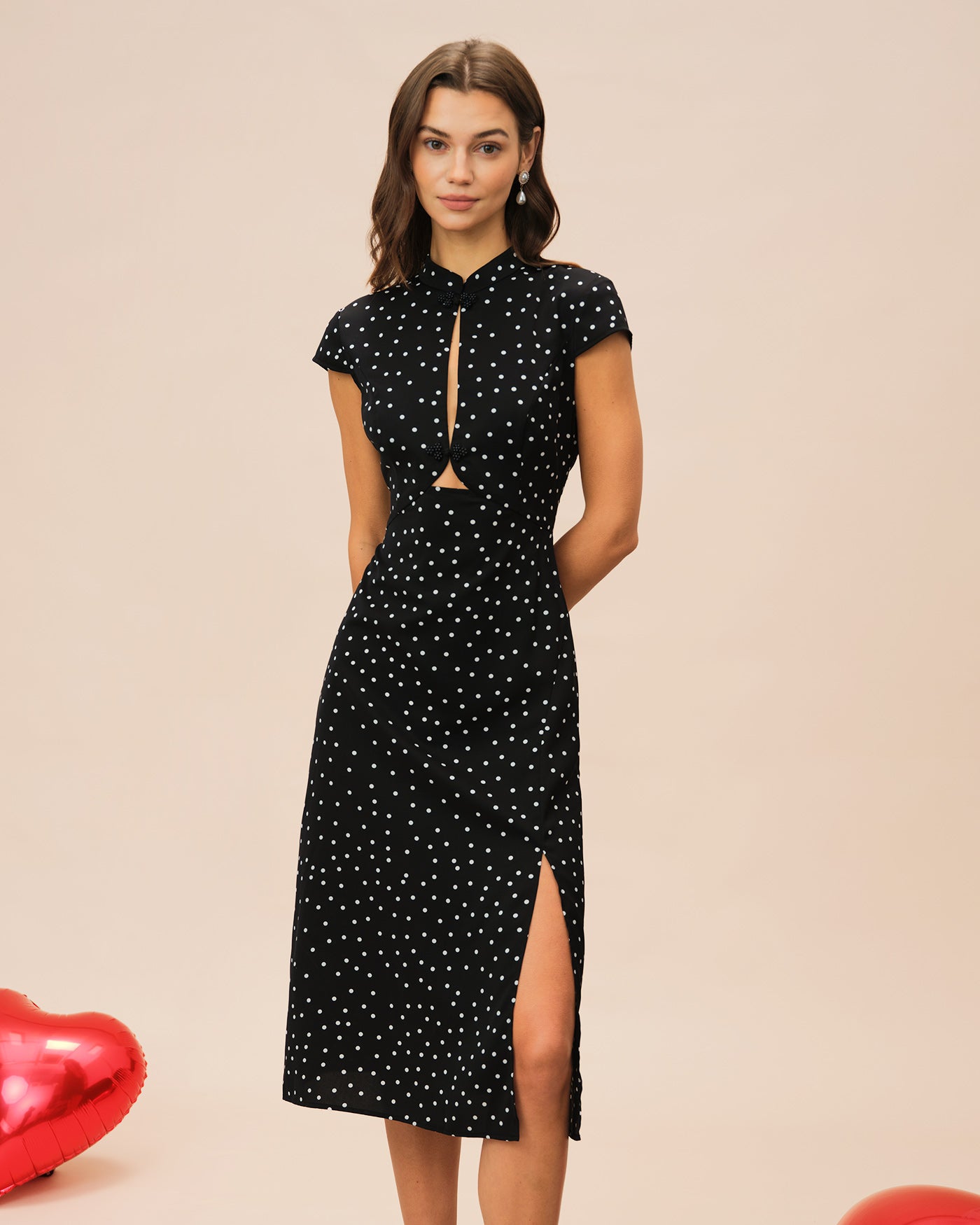 Vestido Midi de Lunares Cuello Mao — Negro