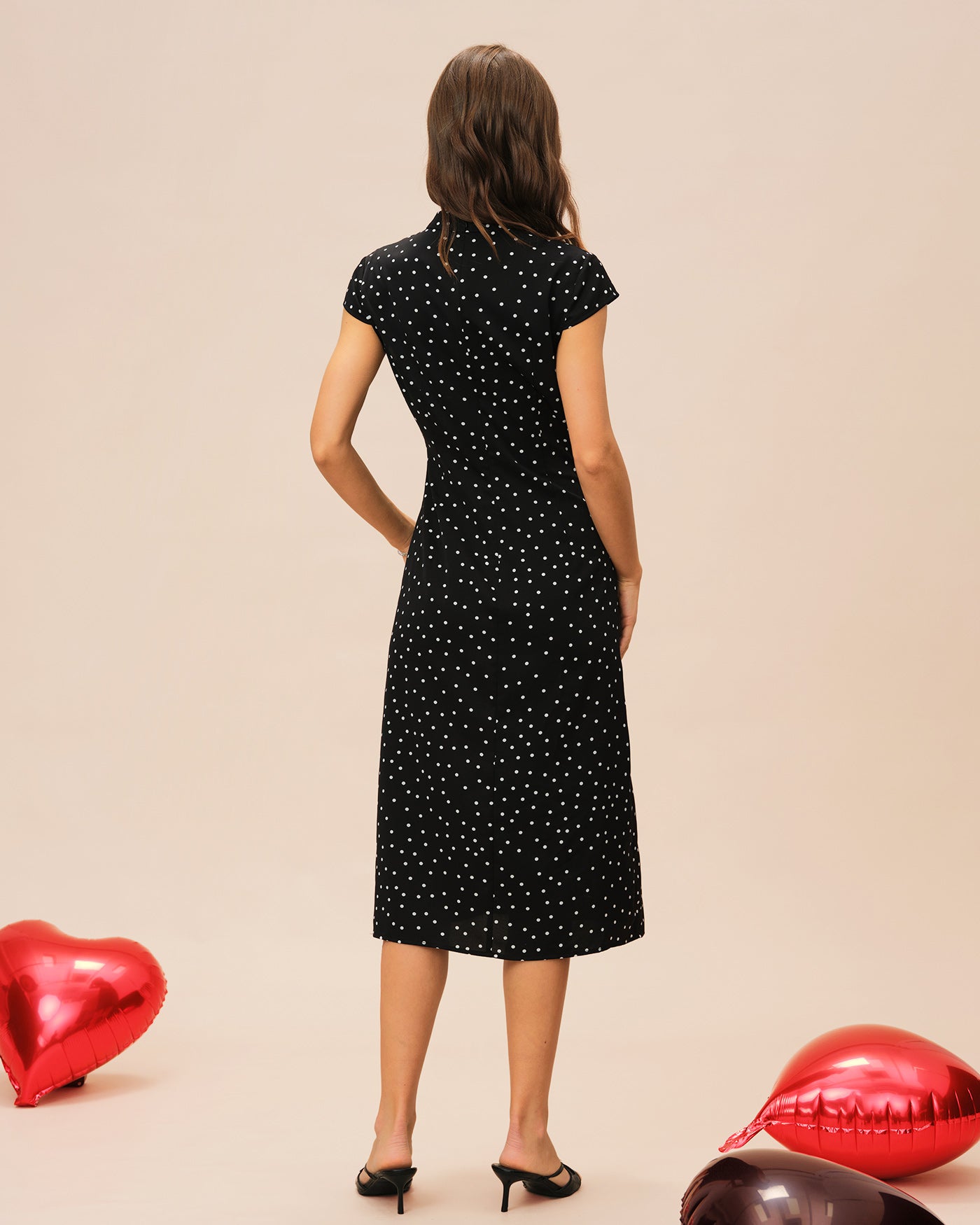 Vestido Midi de Lunares Cuello Mao — Negro