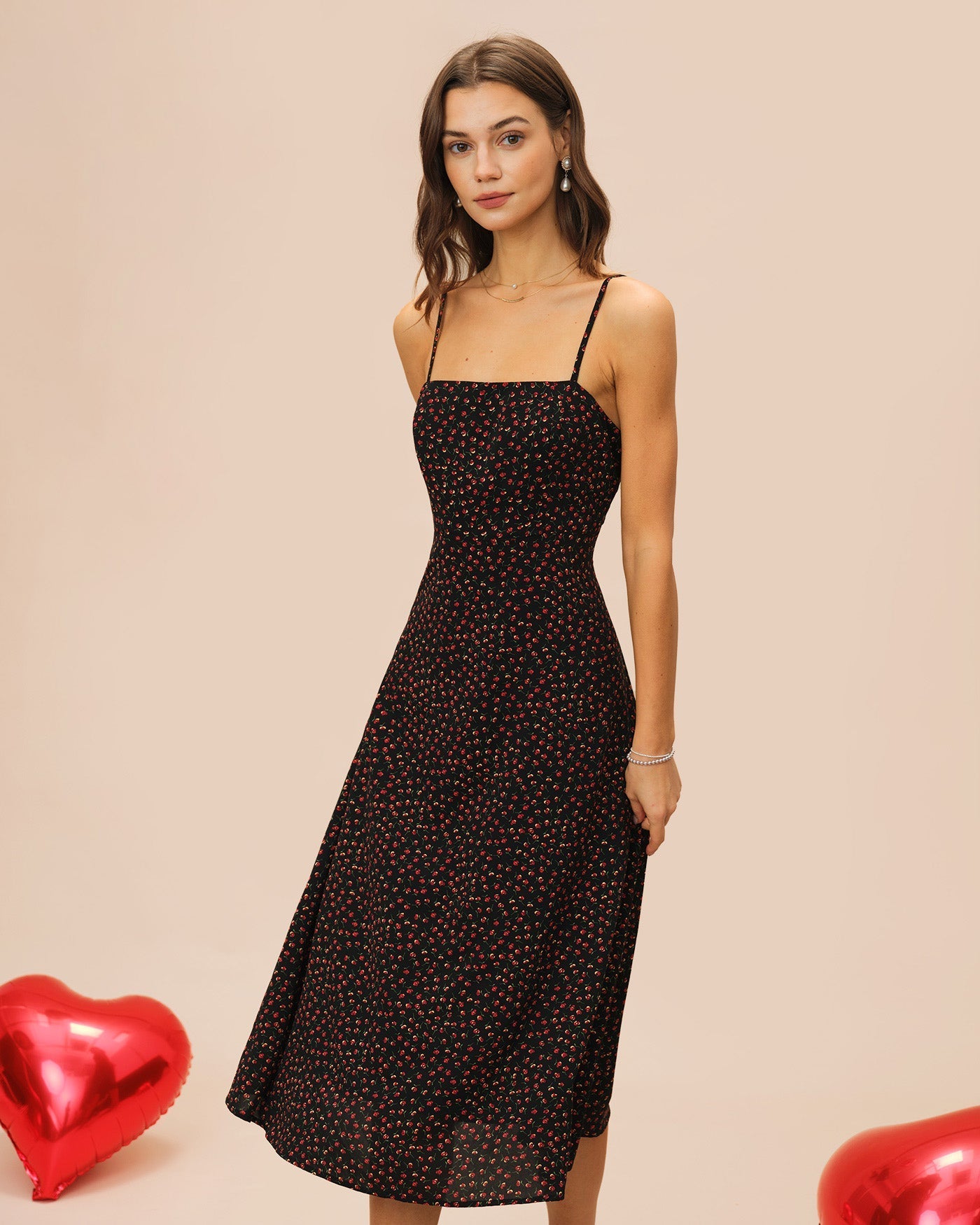 Vestido Midi Floral Acampanado — Negro