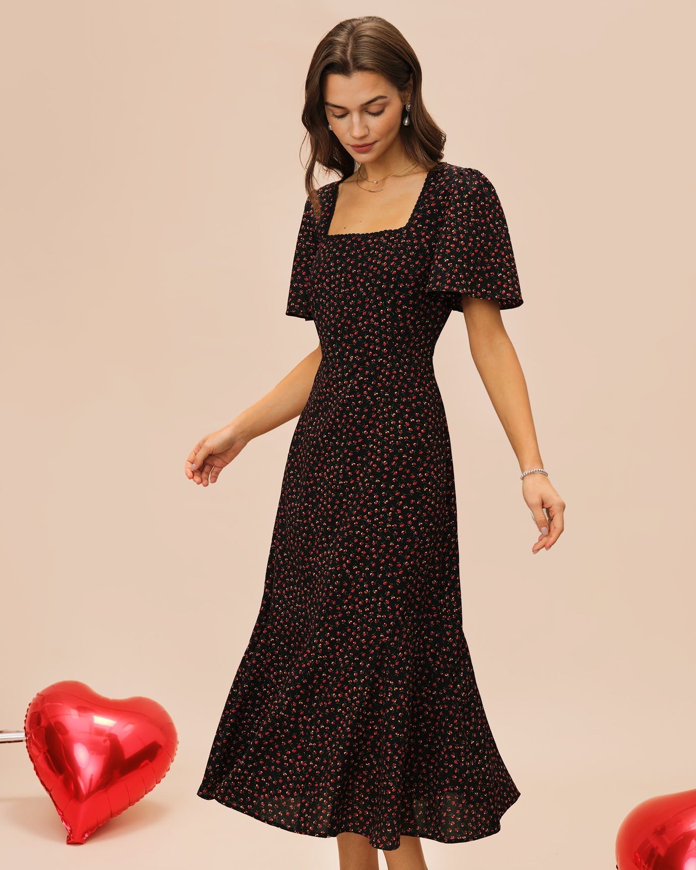 Vestido Midi Floral Manga Mariposa Escote Cuadrado — Negro