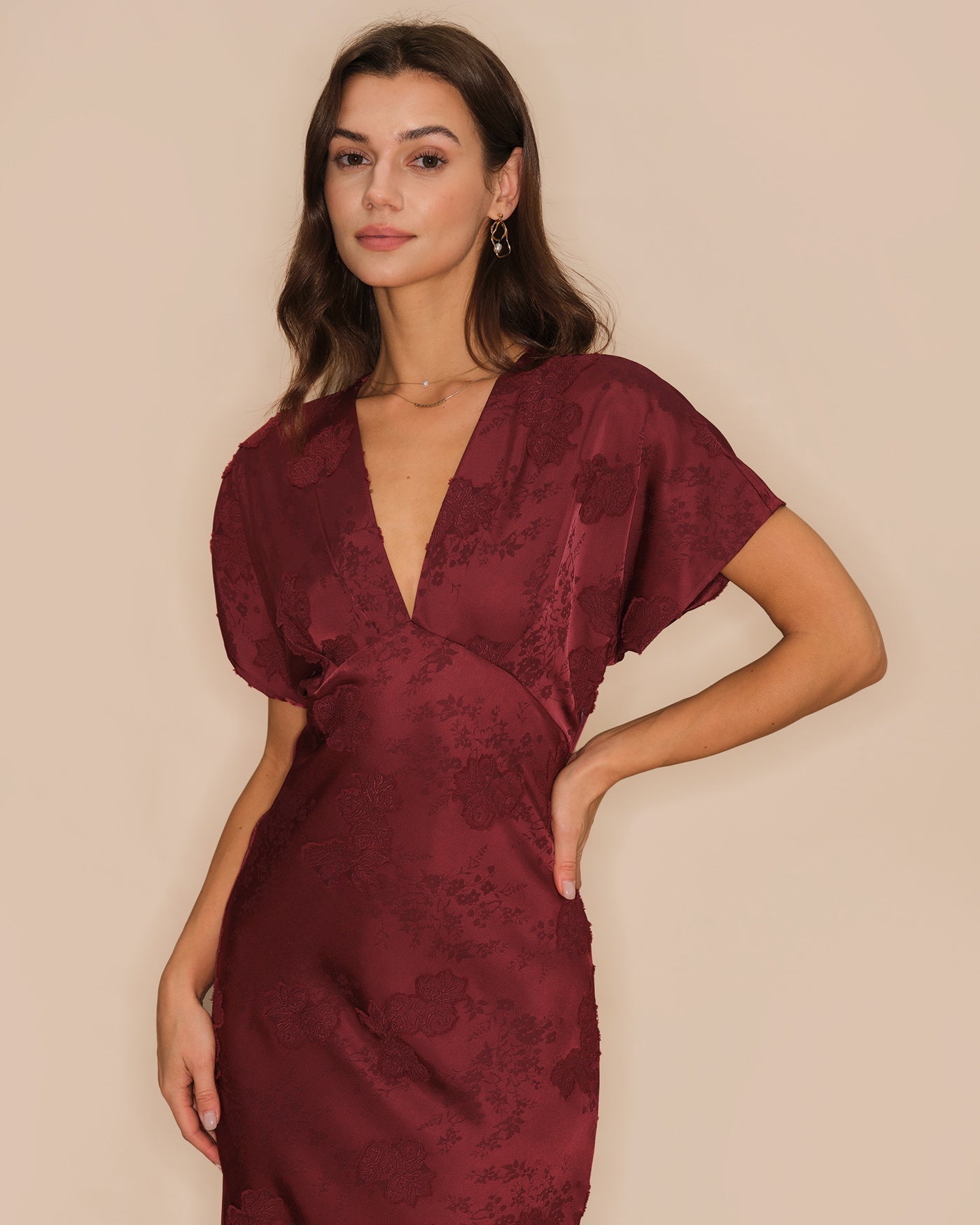 Vestido Midi Jacquard Escote en V — Granate