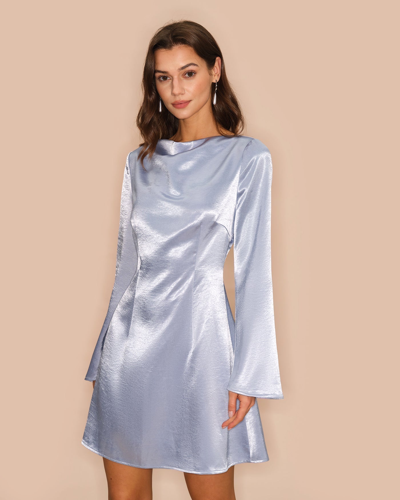 Vestido Mini Satinado Manga Campana — Azul