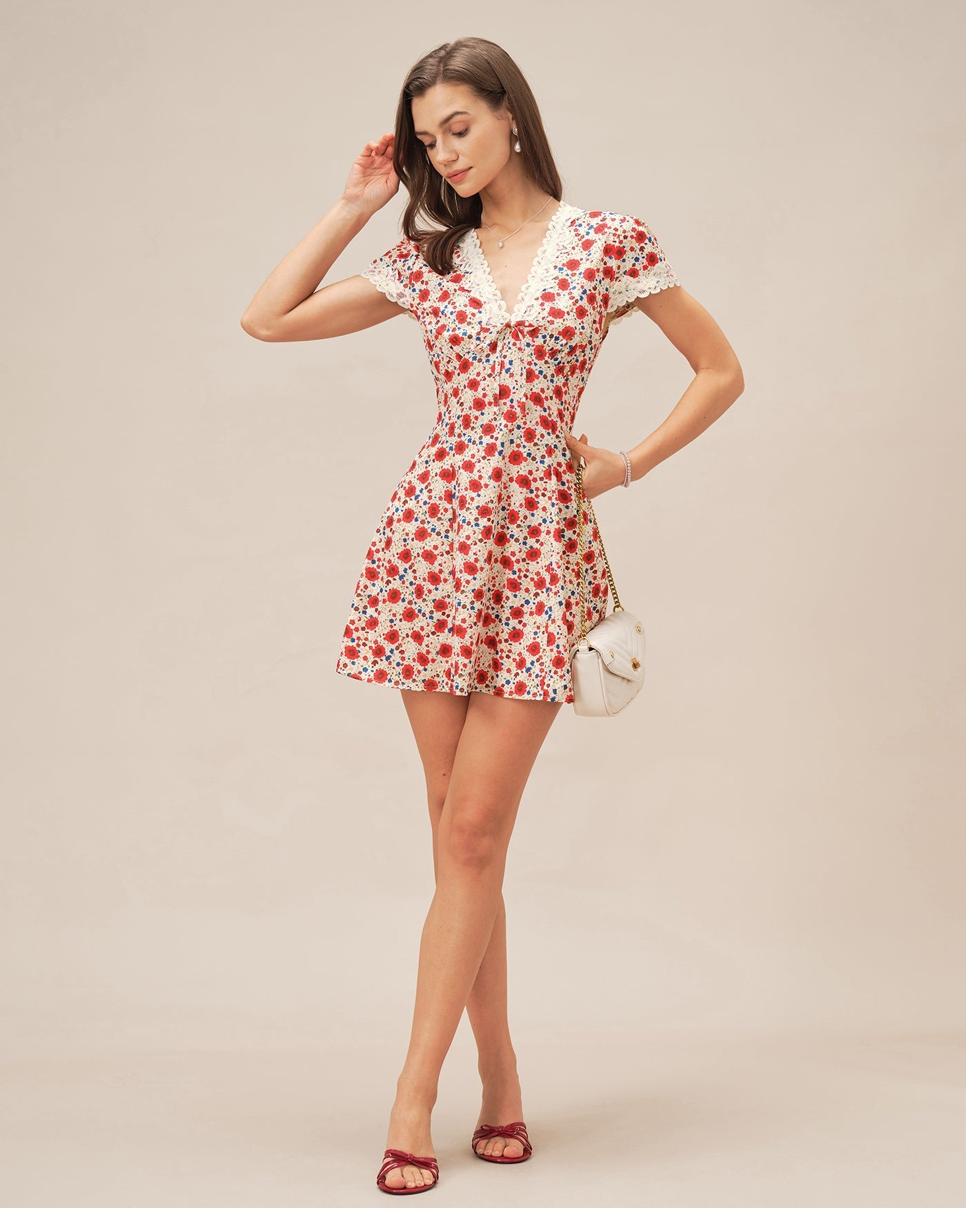 Vestido Mini Floral con Encaje Manga Casquillo — Rojo