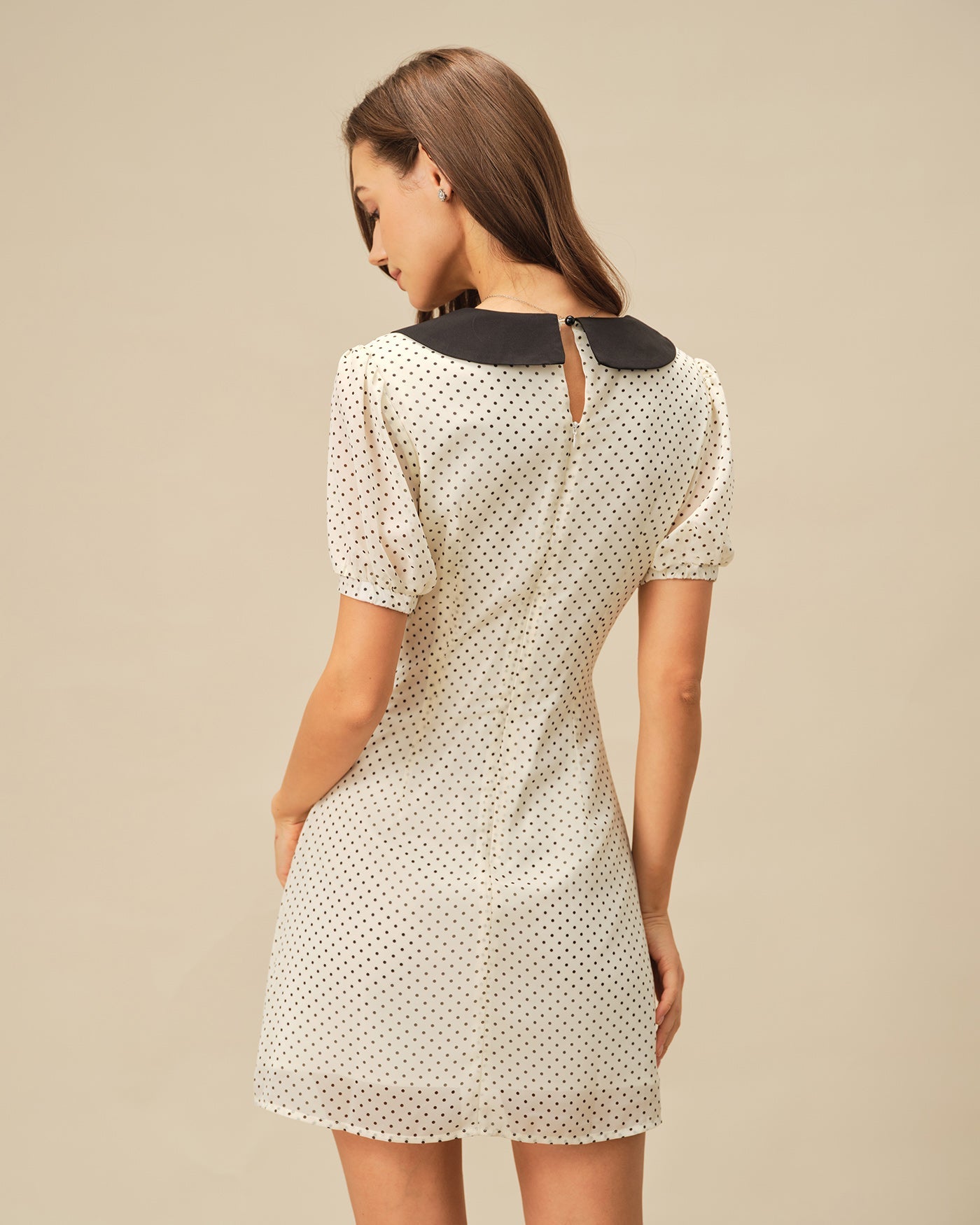 Vestido Mini de Lunares en Contraste Manga Abullonada — Albaricoque