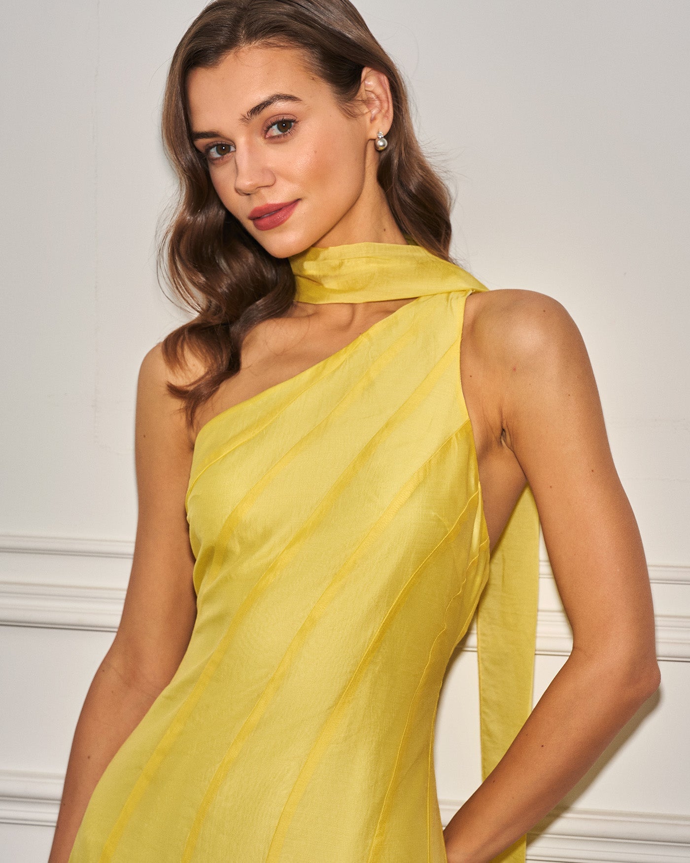 Vestido Mini Asimétrico de Un Solo Hombro